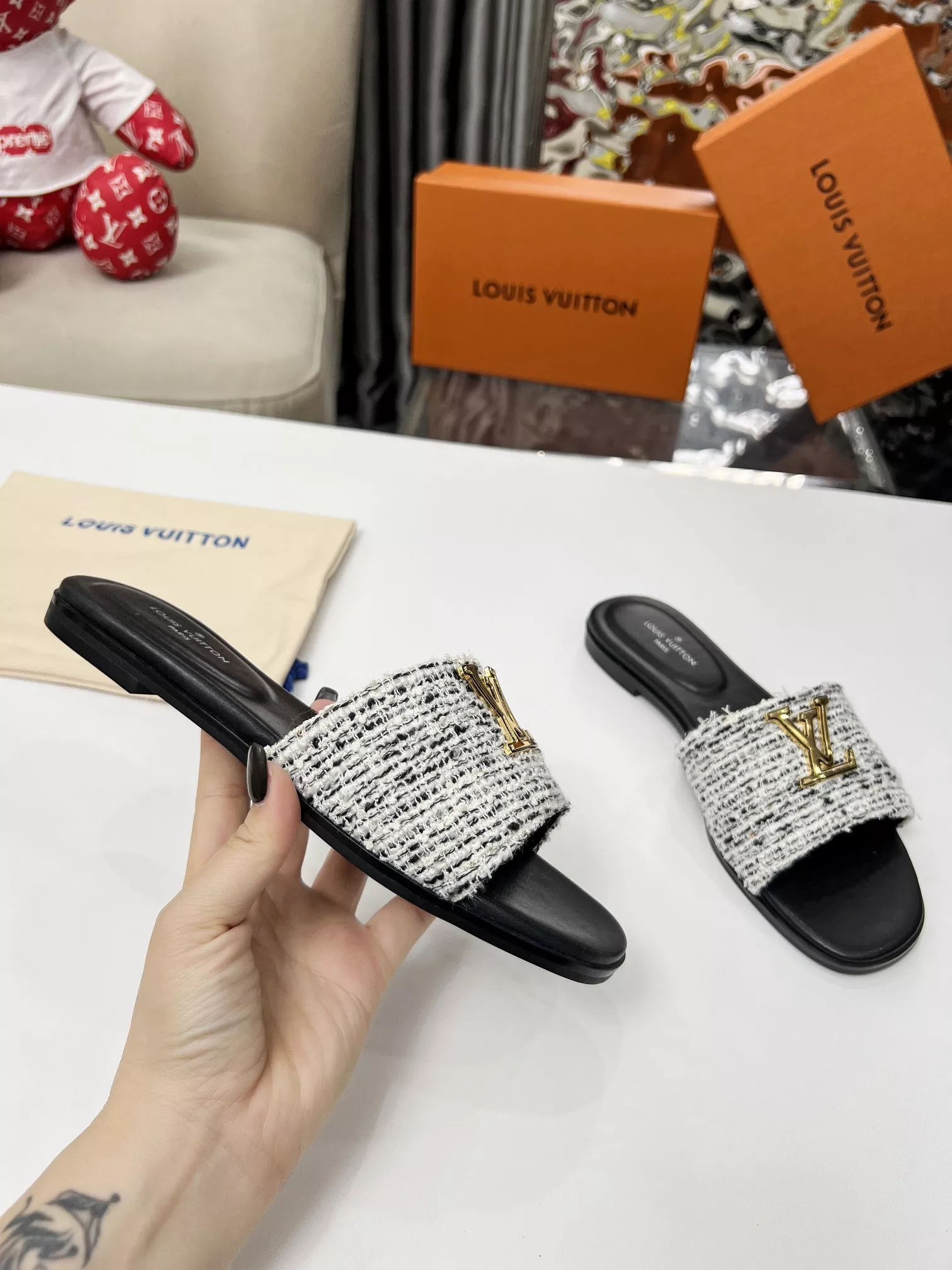 Louis Vuitton Slippers For Women Bold 2550