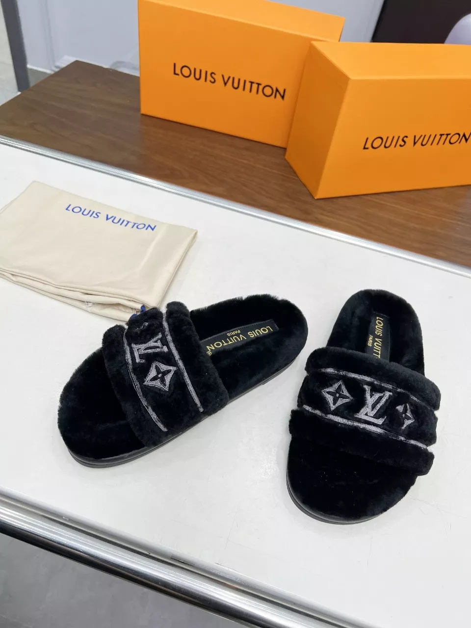 Louis Vuitton Slippers For Women Comfortable 9731