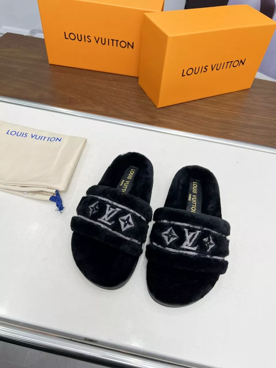 Louis Vuitton Slippers For Women Comfortable 9731