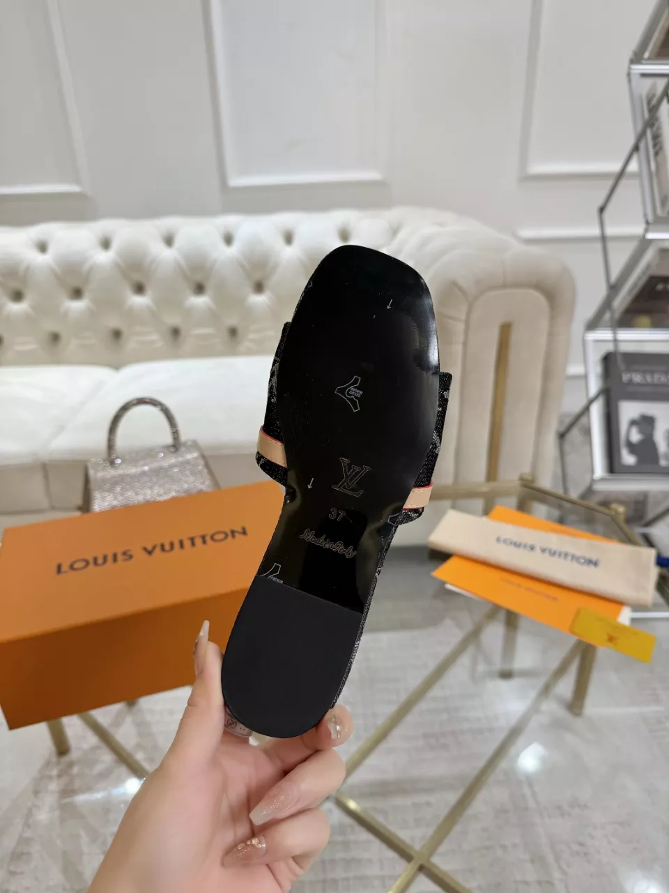 Louis Vuitton Slippers For Women DailyWear 7052