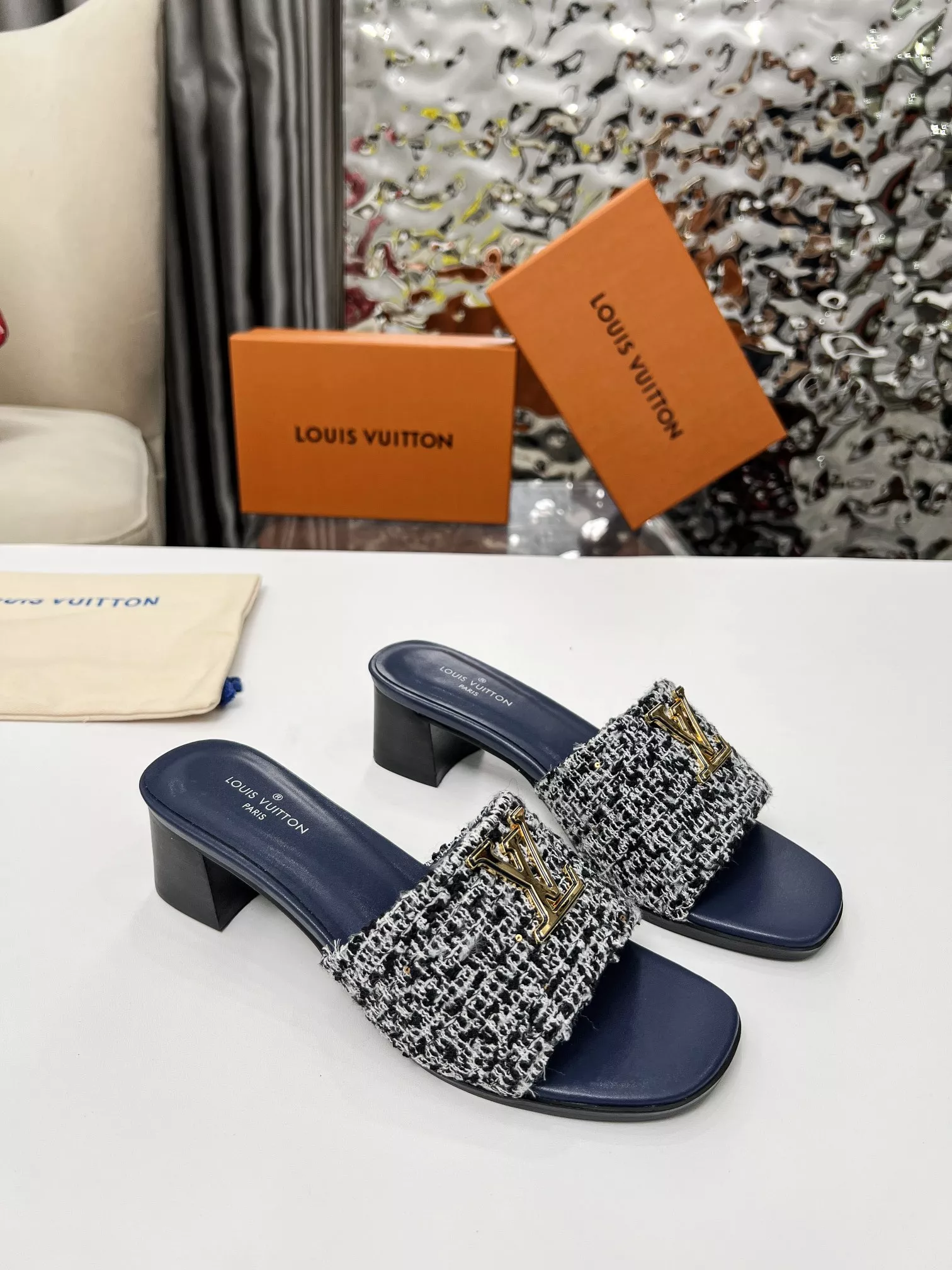Louis Vuitton Slippers For Women EasyMatch 7789