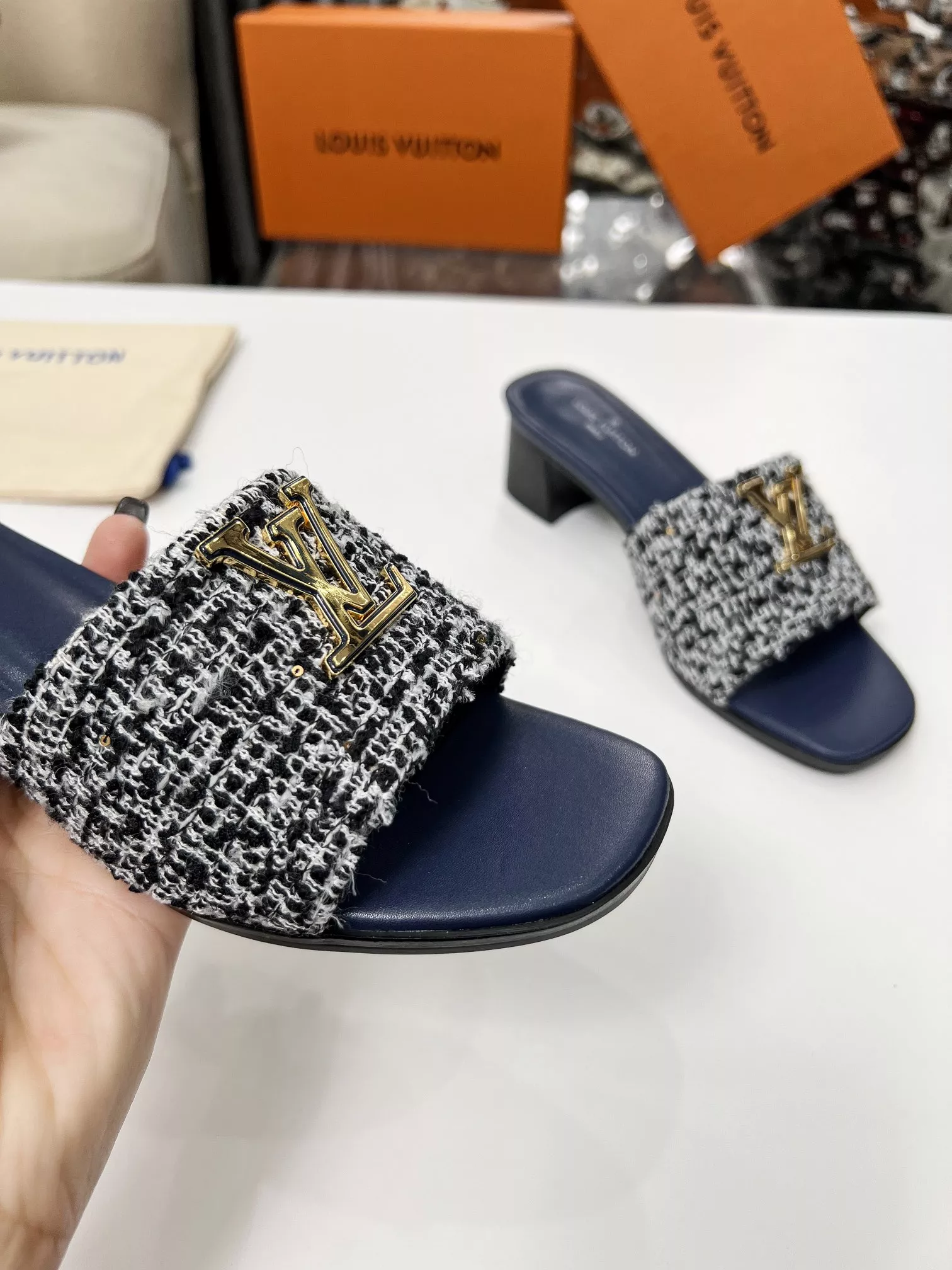 Louis Vuitton Slippers For Women EasyMatch 7789