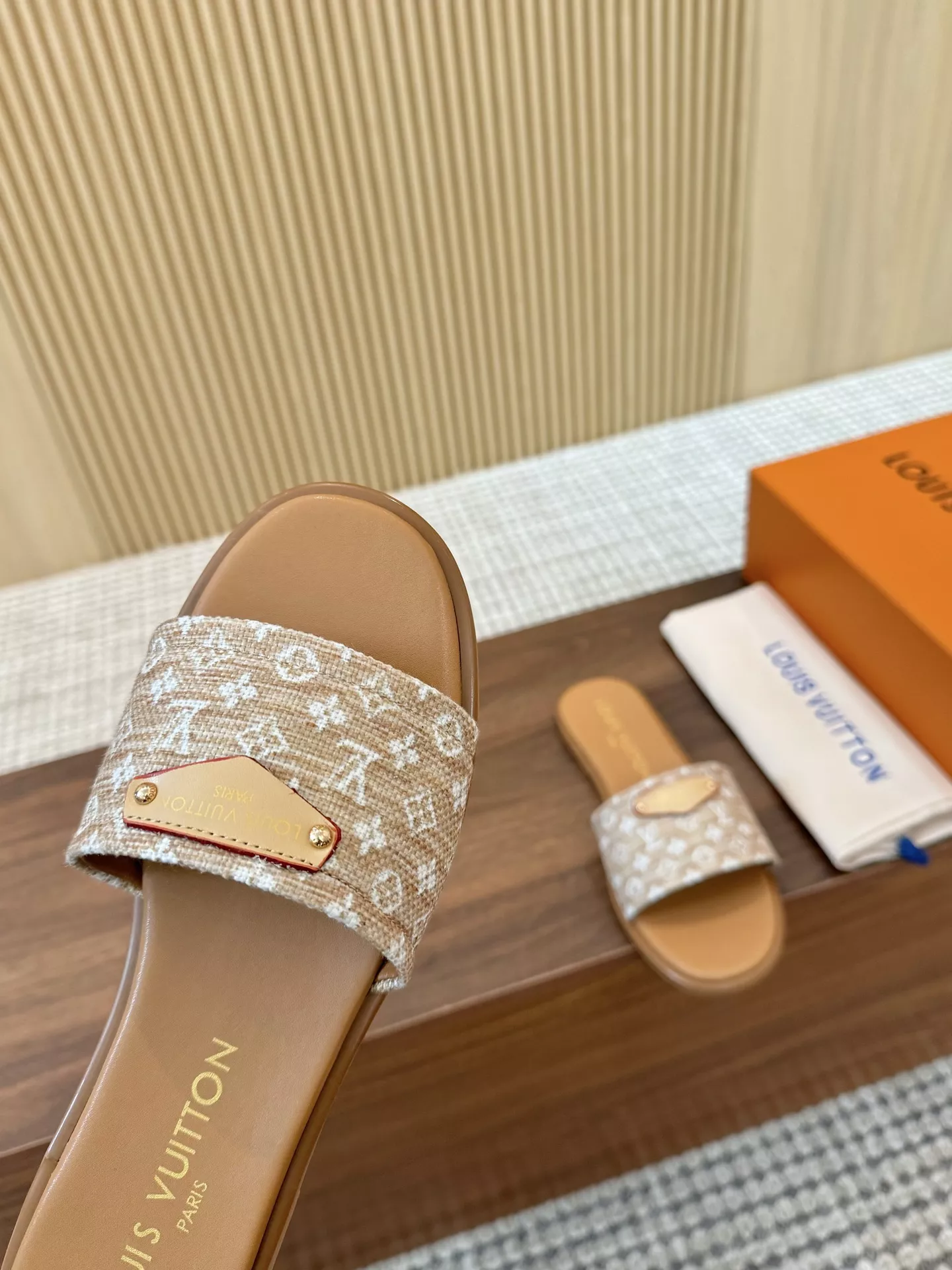 Louis Vuitton Slippers For Women GoAnywhere 8001