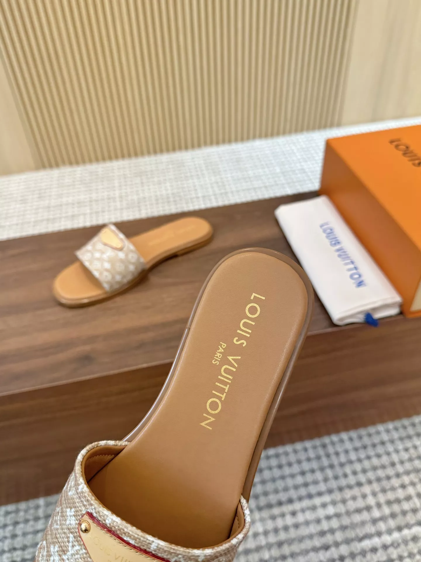 Louis Vuitton Slippers For Women GoAnywhere 8001