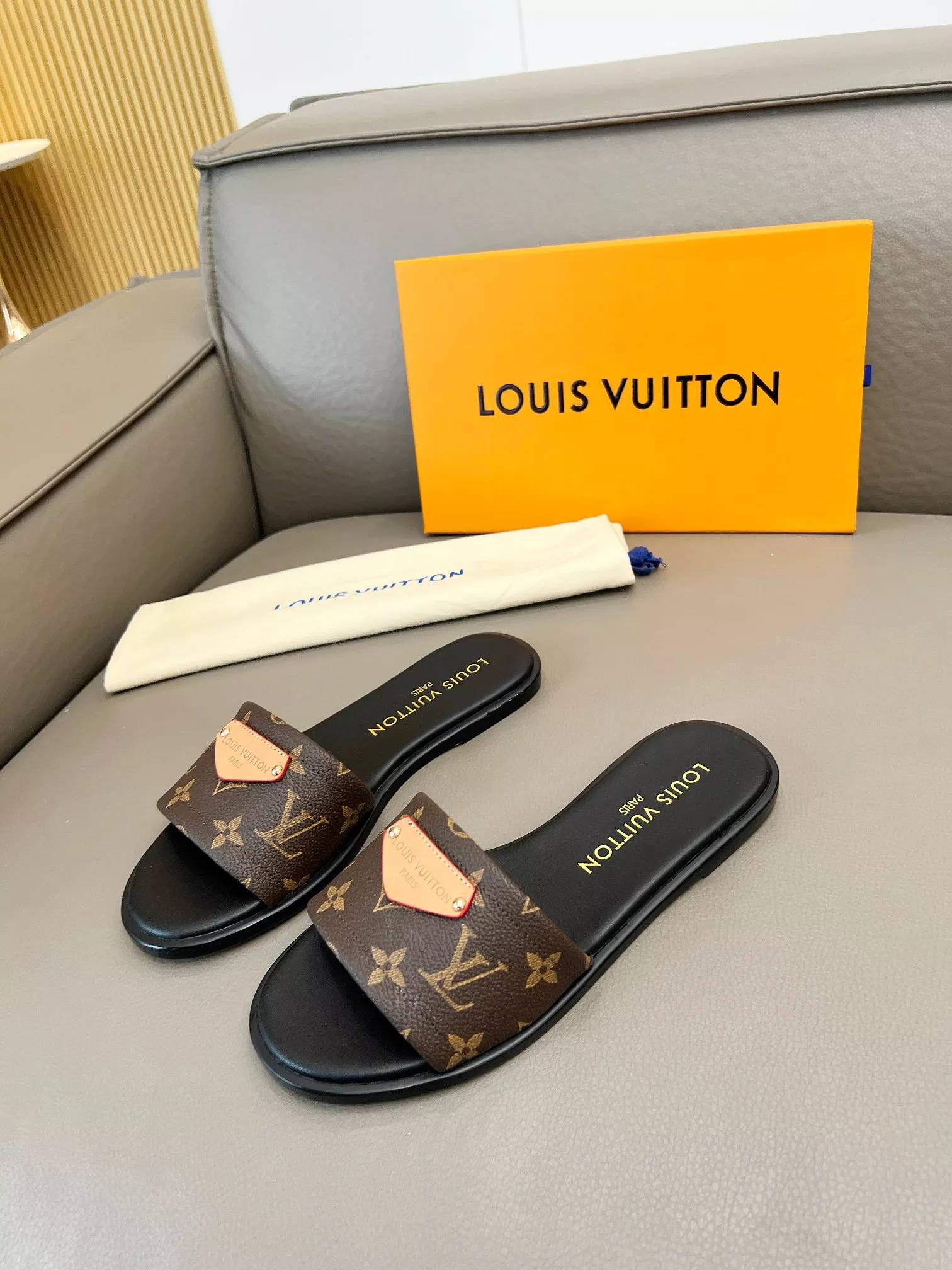 Louis Vuitton Slippers For Women Lightweight 4668