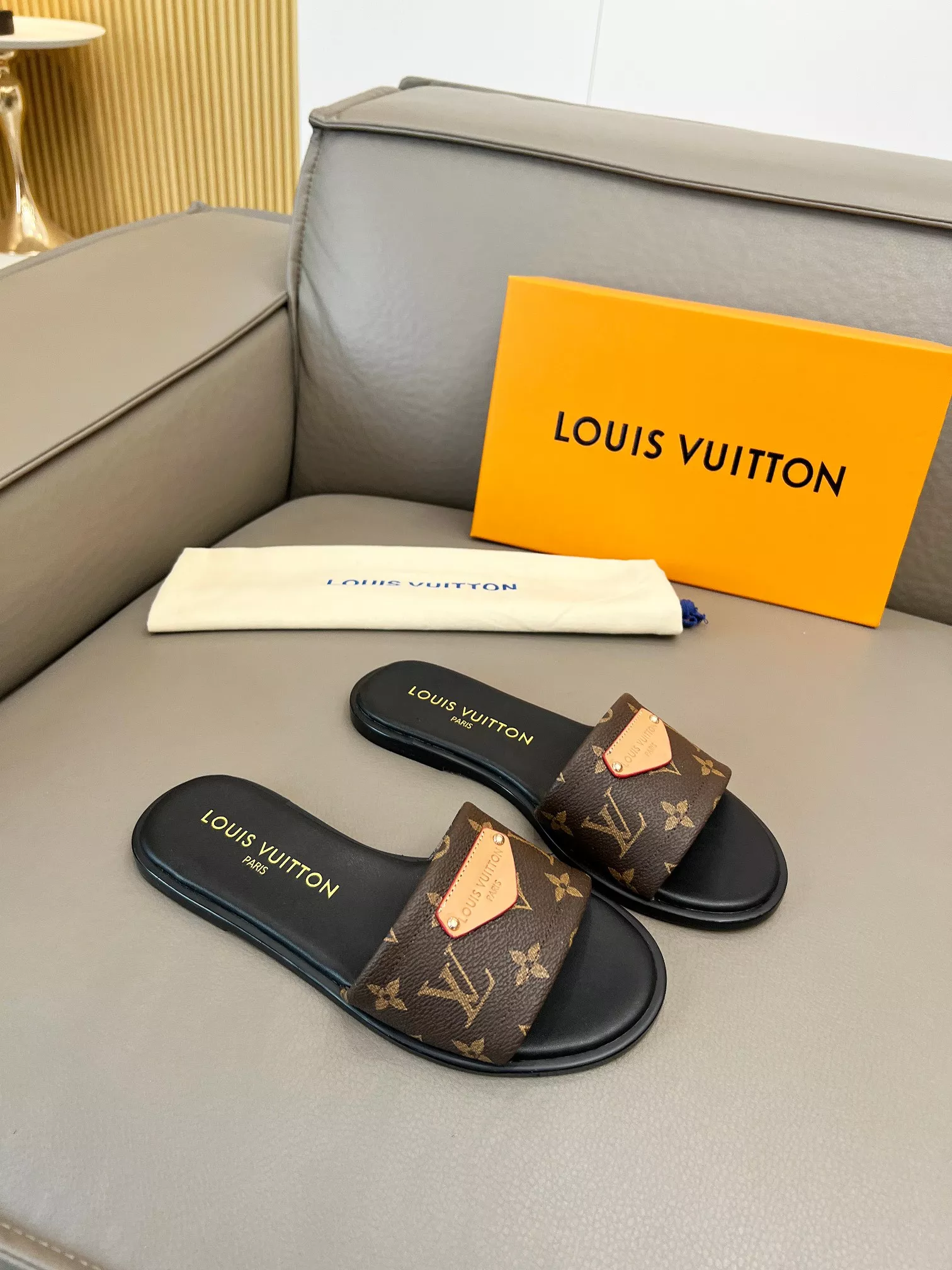 Louis Vuitton Slippers For Women Lightweight 4668