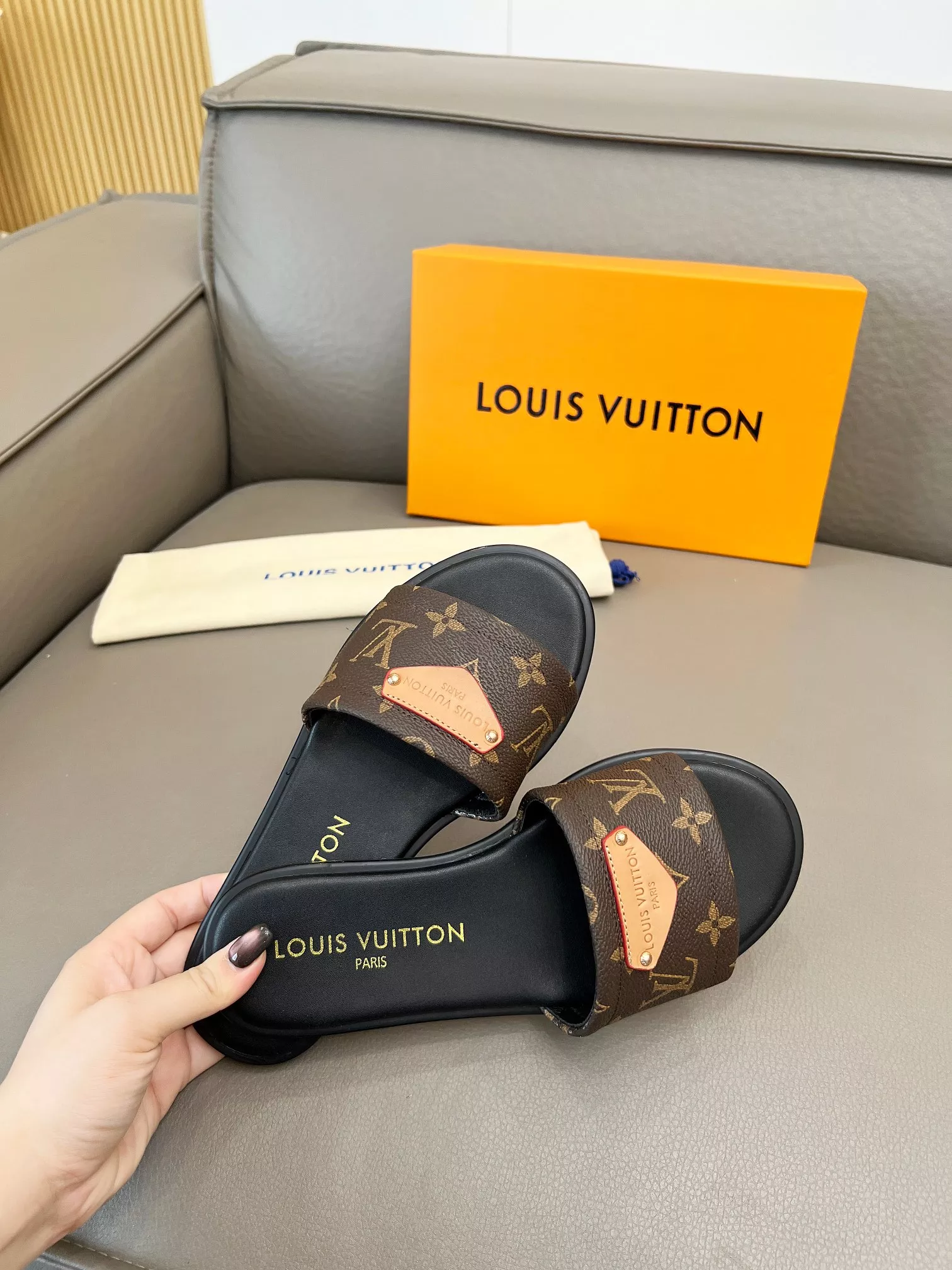 Louis Vuitton Slippers For Women Lightweight 4668