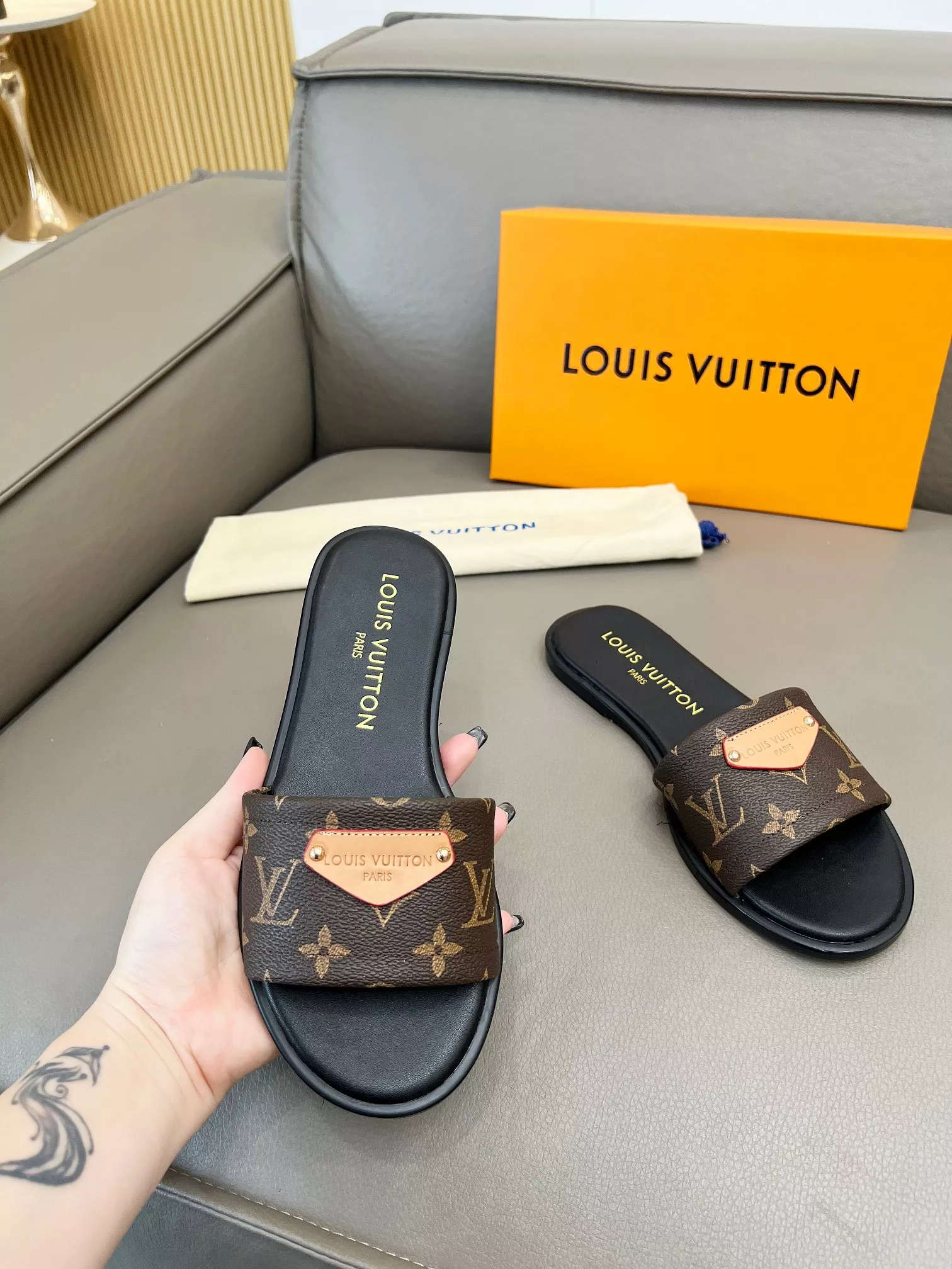 Louis Vuitton Slippers For Women Lightweight 4668