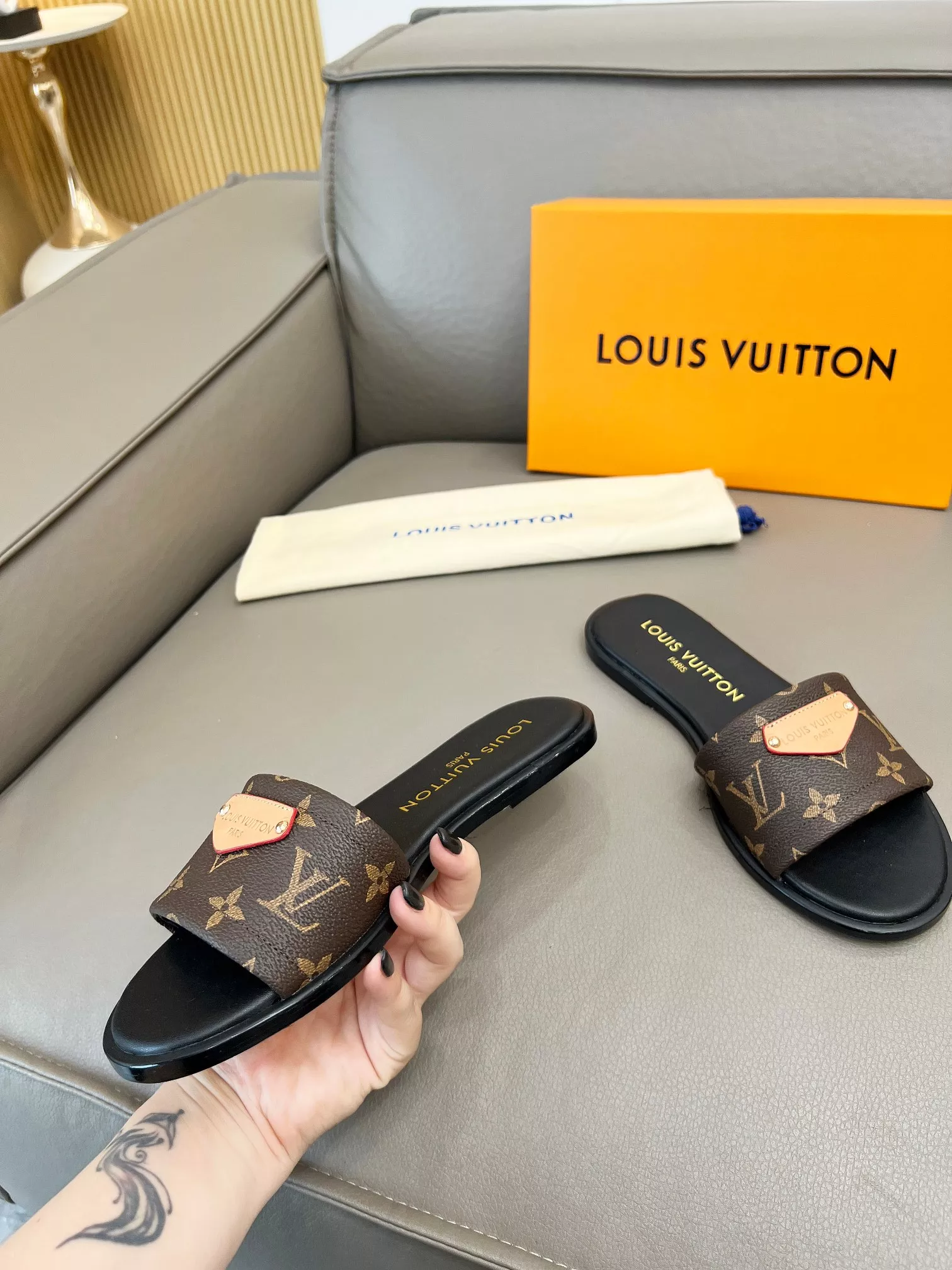 Louis Vuitton Slippers For Women Lightweight 4668