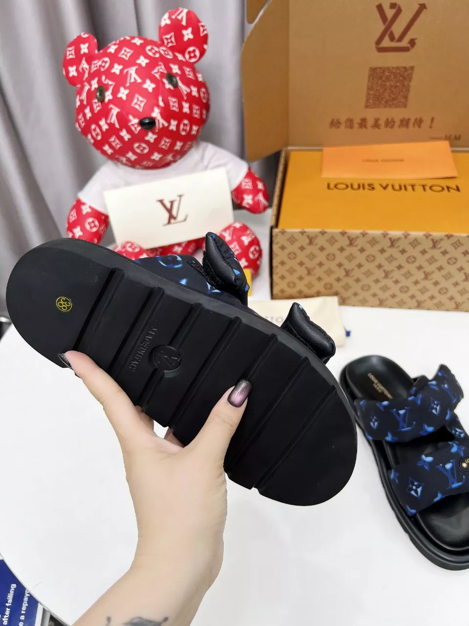 Louis Vuitton Slippers For Women Minimalist 3840