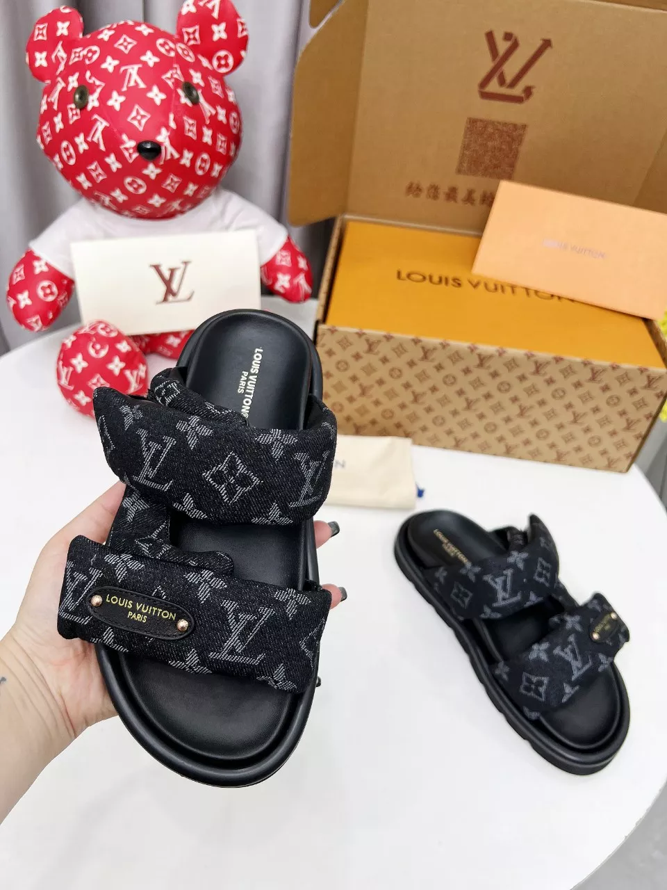 Louis Vuitton Slippers For Women Modern 3388