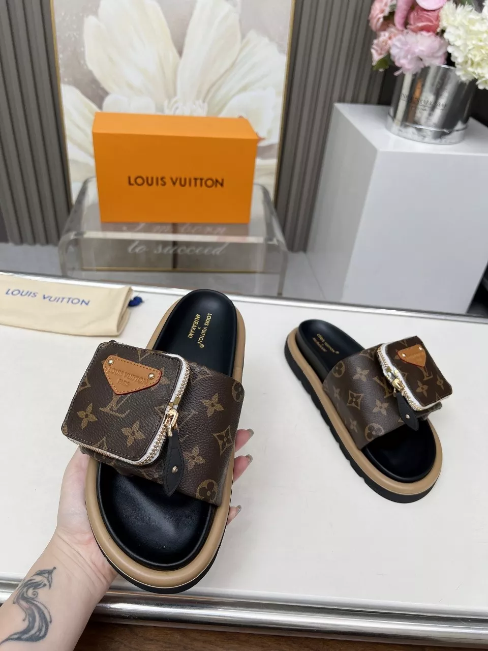 Louis Vuitton Slippers For Women Modern 3483