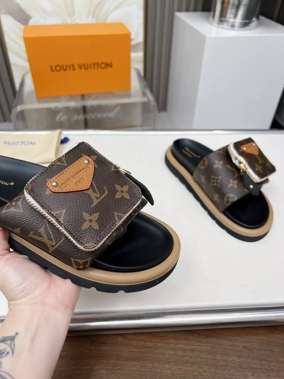 Louis Vuitton Slippers For Women Modern 3483
