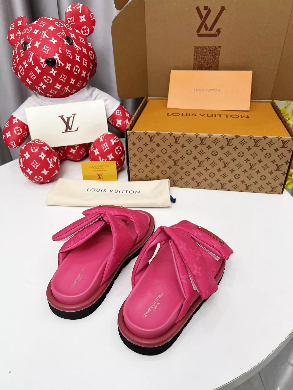 Louis Vuitton Slippers For Women Modern 6085