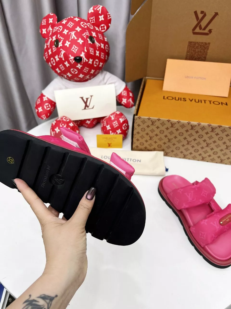 Louis Vuitton Slippers For Women Modern 6085