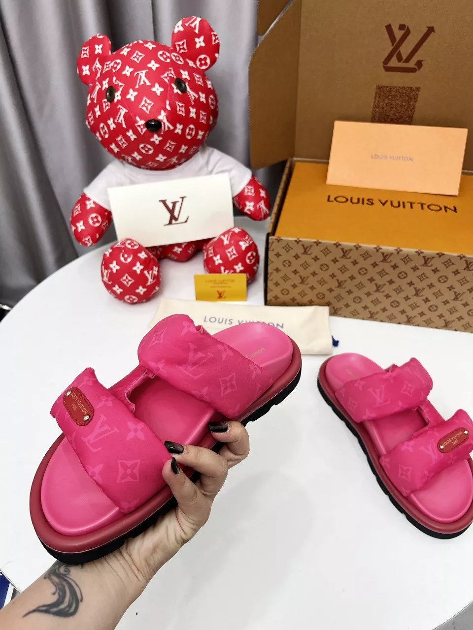 Louis Vuitton Slippers For Women Modern 6085