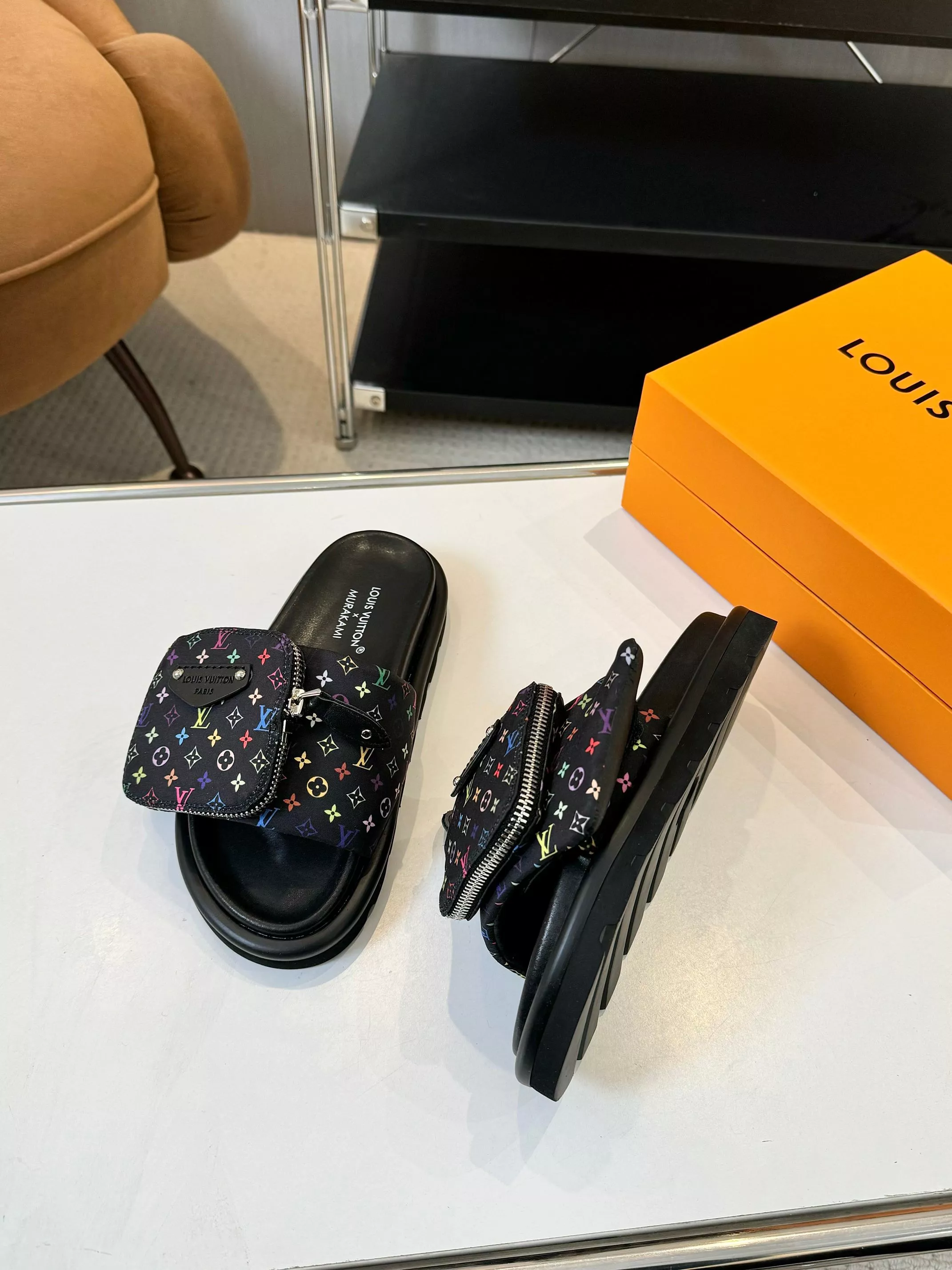 Louis Vuitton Slippers For Women Practical 3174