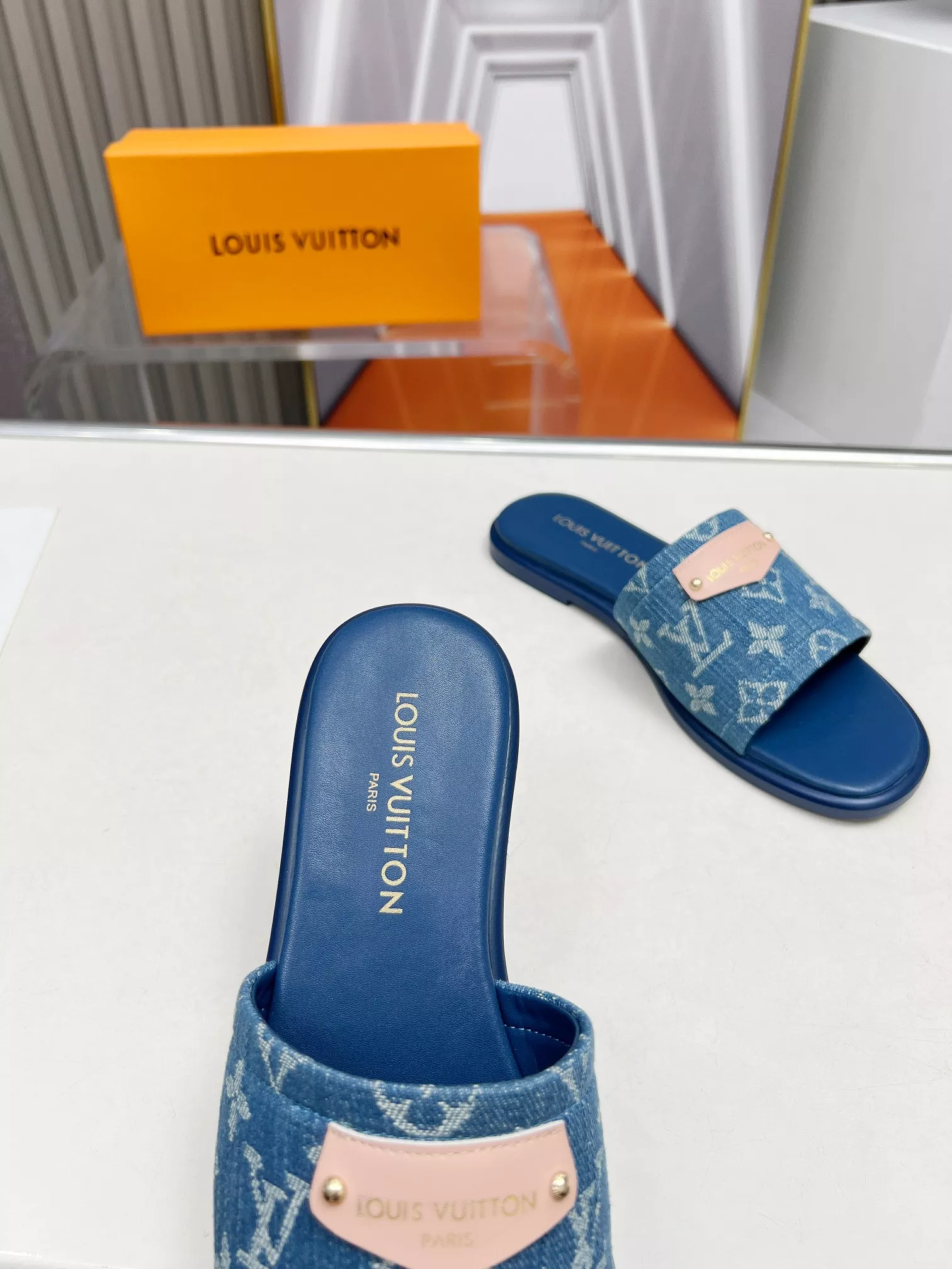 Louis Vuitton Slippers For Women Refined 6581