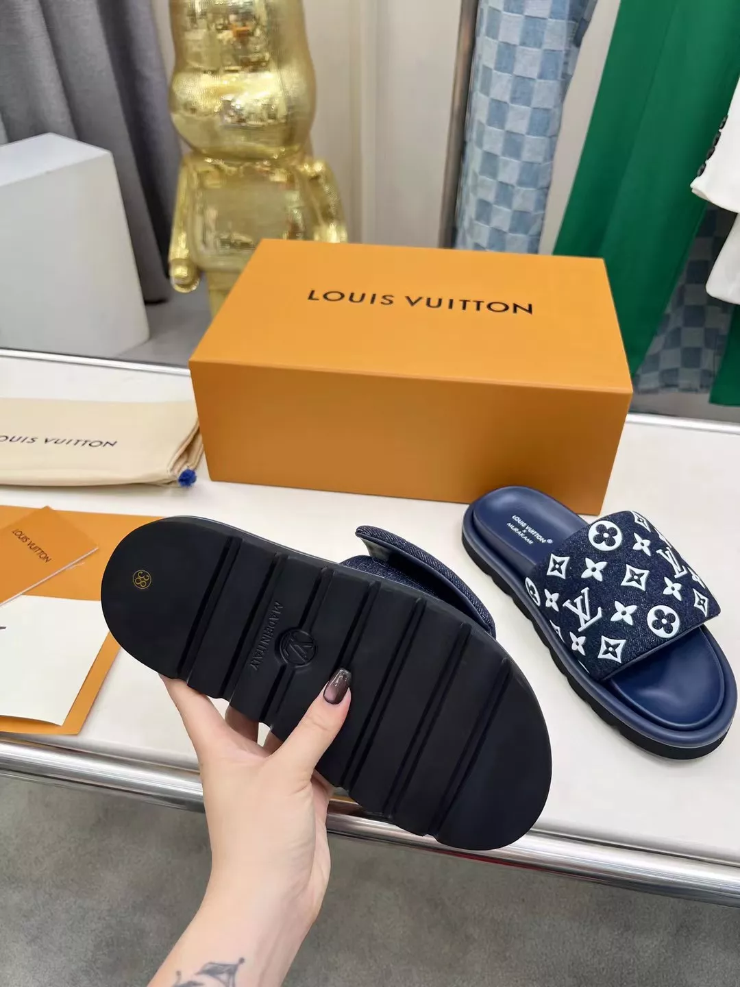 Louis Vuitton Slippers For Women Sophisticated 2335