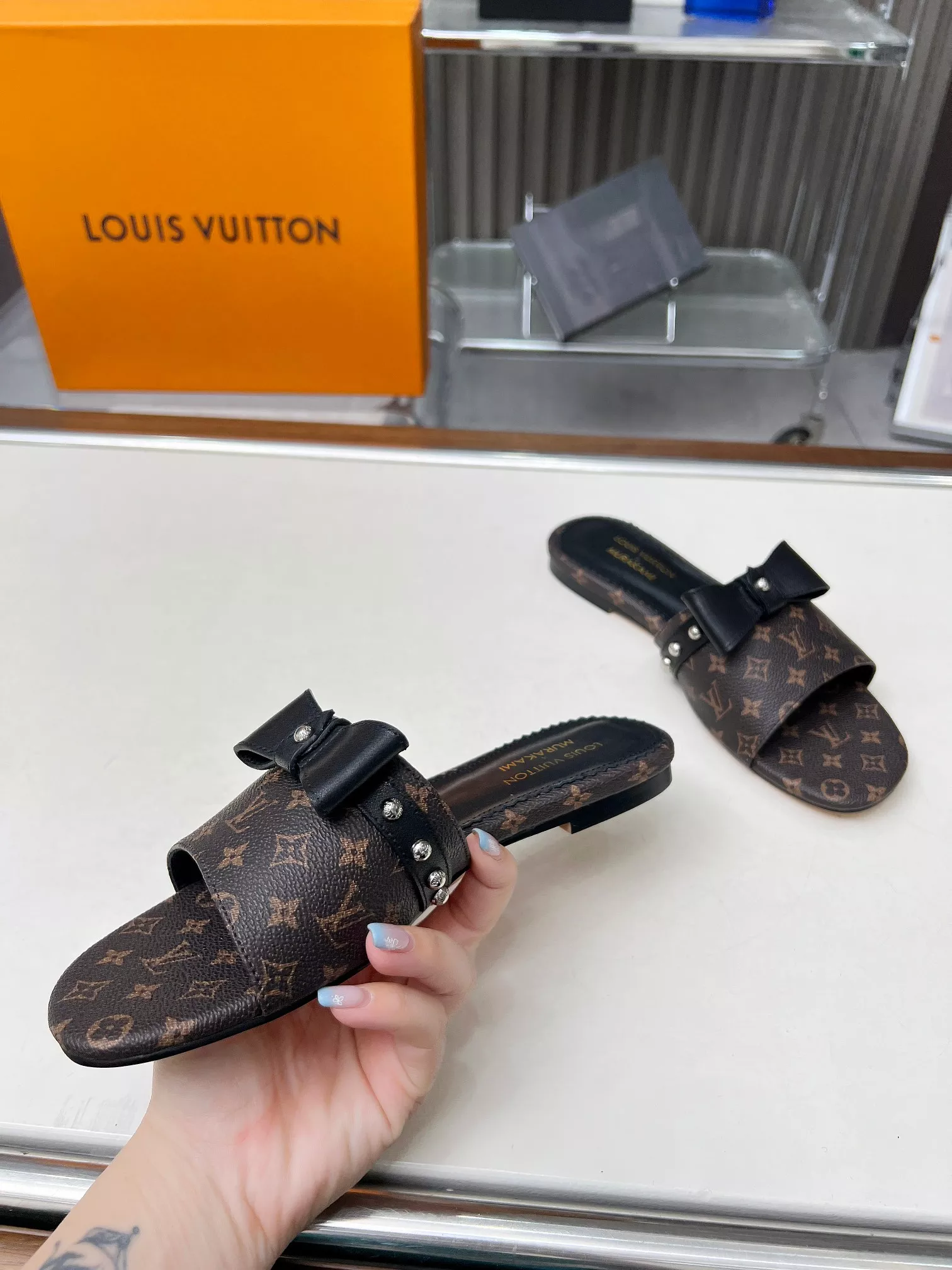 Louis Vuitton Slippers For Women Stylish 3327