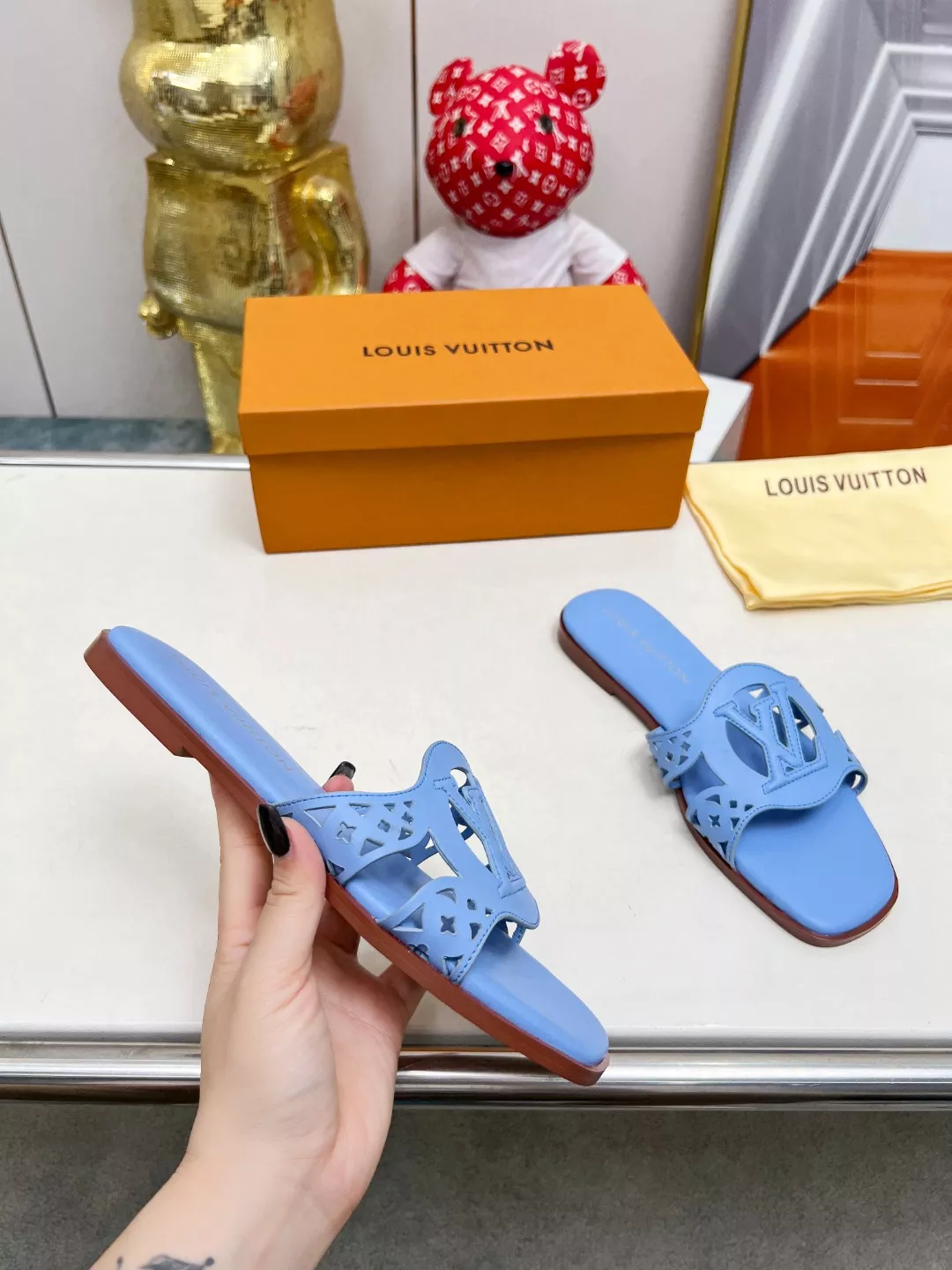 Louis Vuitton Slippers For Women Stylish 6143