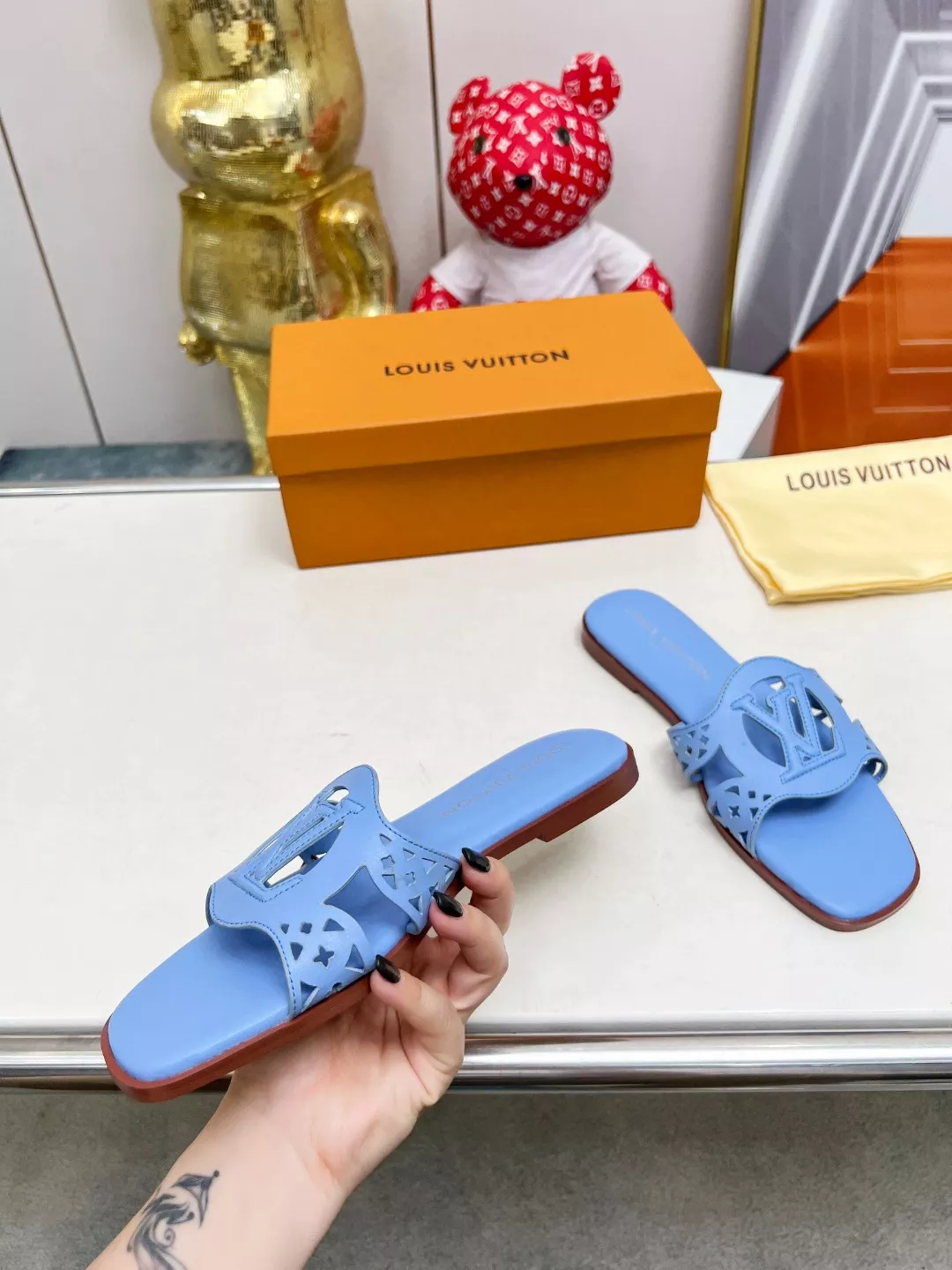 Louis Vuitton Slippers For Women Stylish 6143