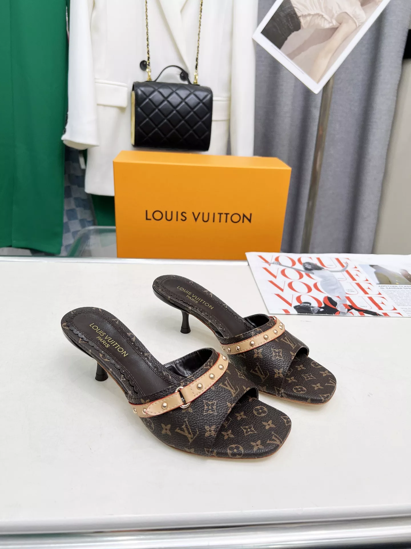 Louis Vuitton Slippers For Women Trendsetting 1431