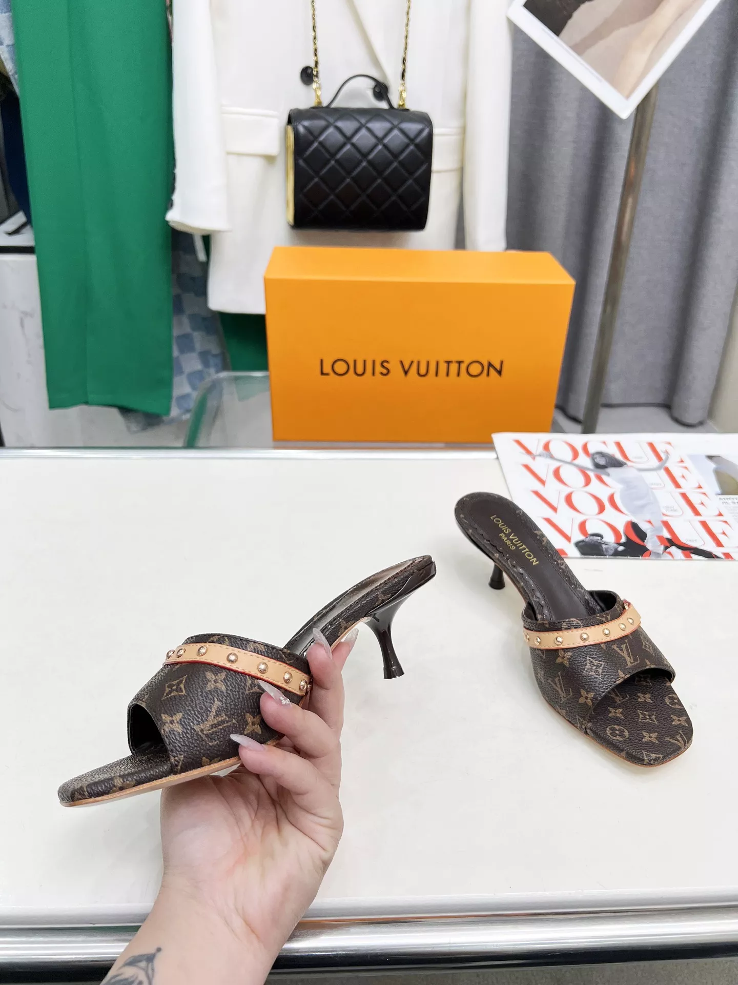 Louis Vuitton Slippers For Women Trendsetting 1431