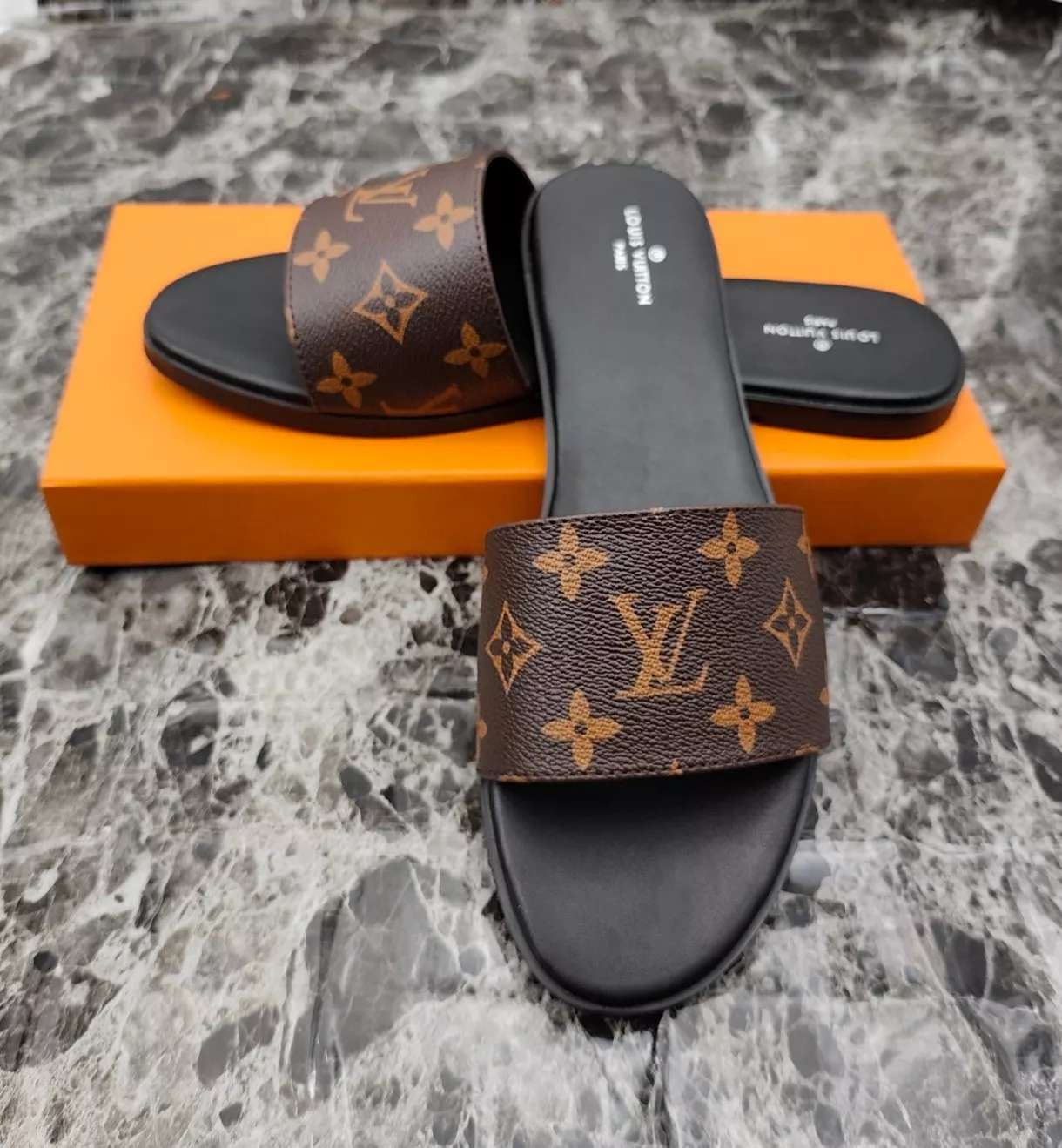 Louis Vuitton Slippers For Women Trendsetting 3319