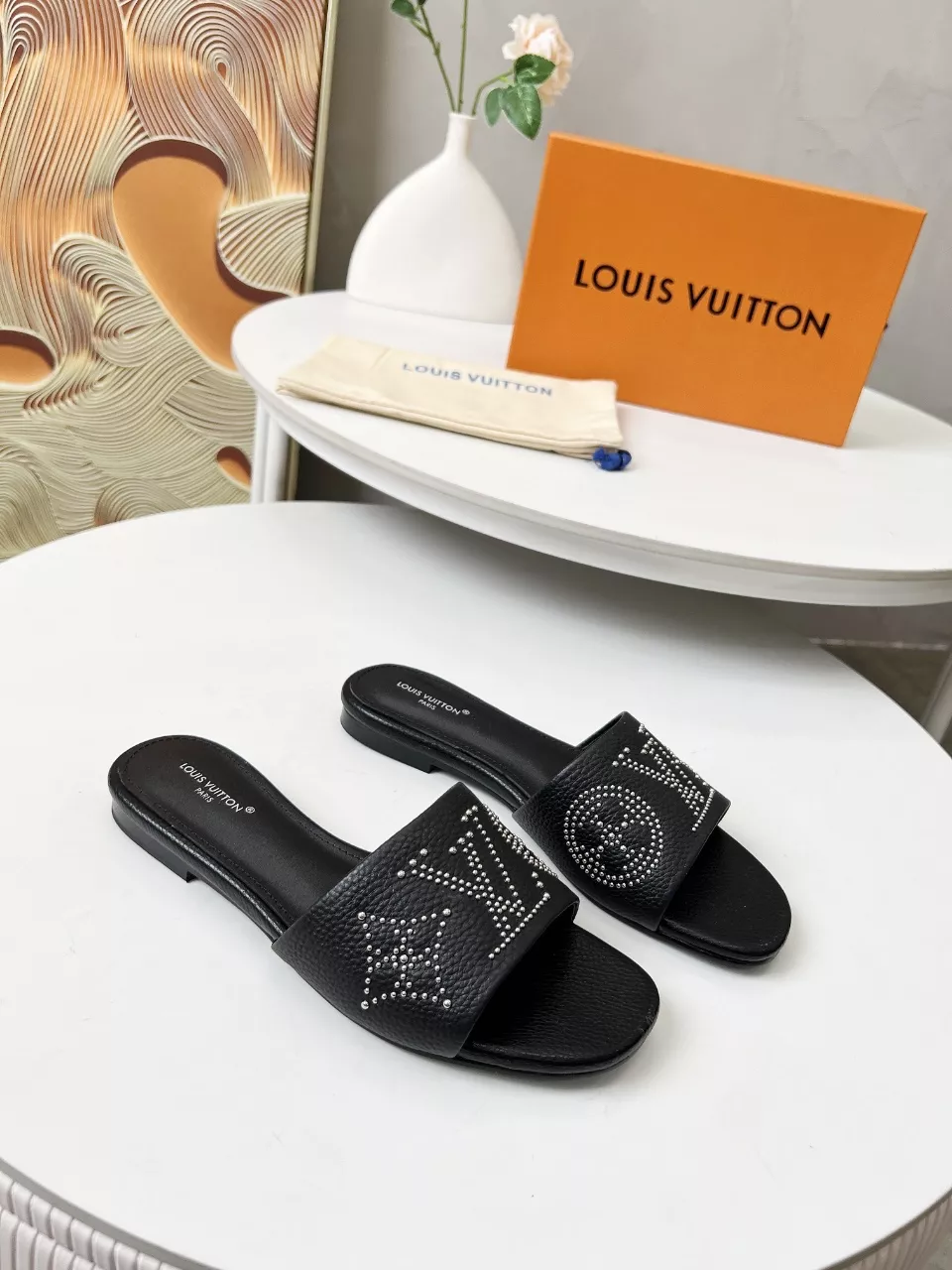 Louis Vuitton Slippers For Women Trendsetting 6340