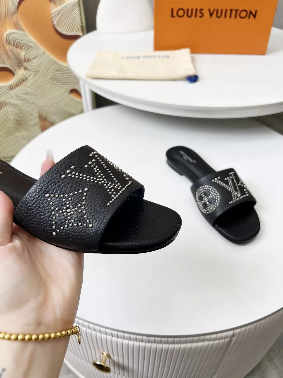 Louis Vuitton Slippers For Women Trendsetting 6340