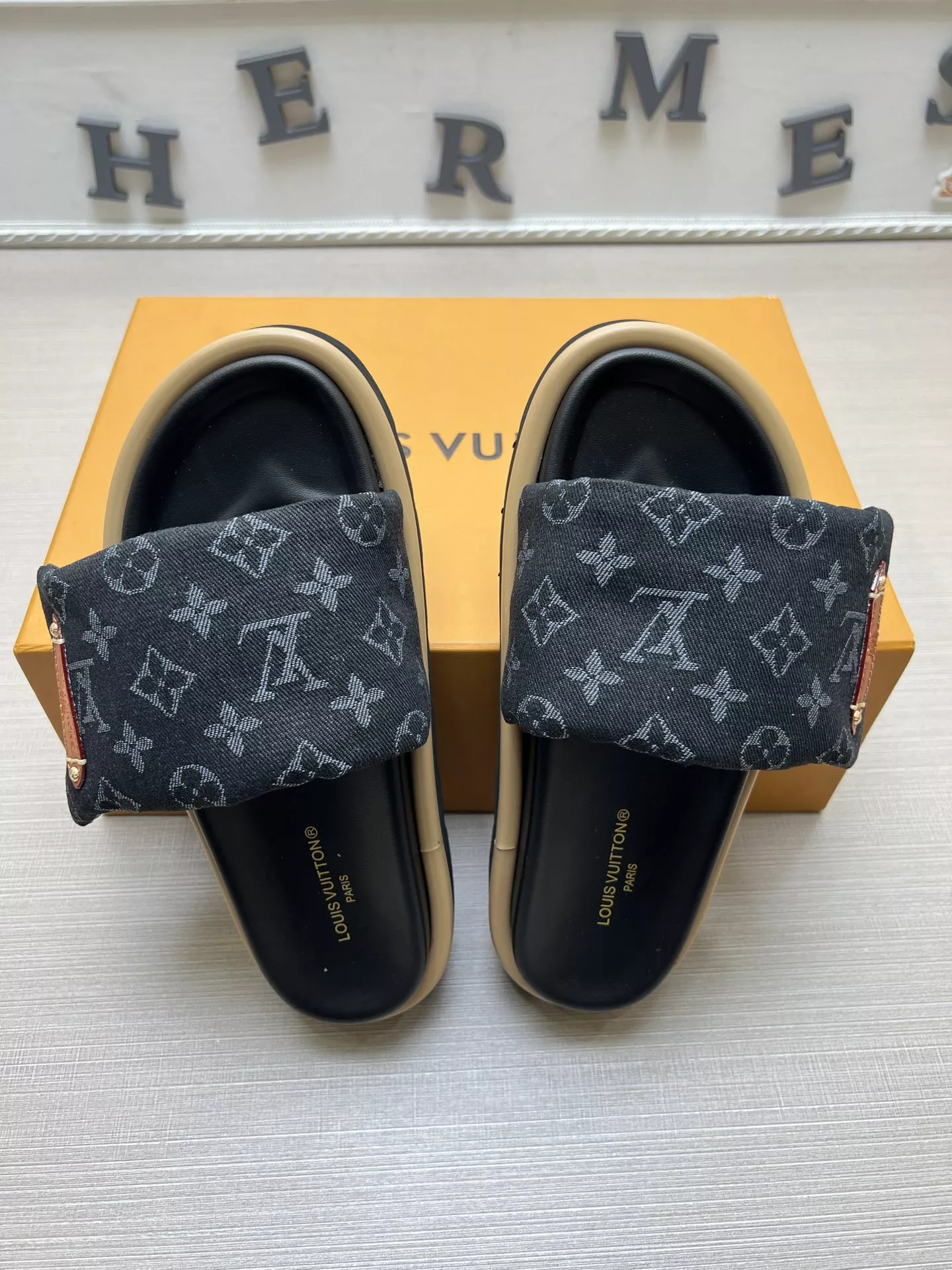 Louis Vuitton Slippers For Women Trendsetting 6479
