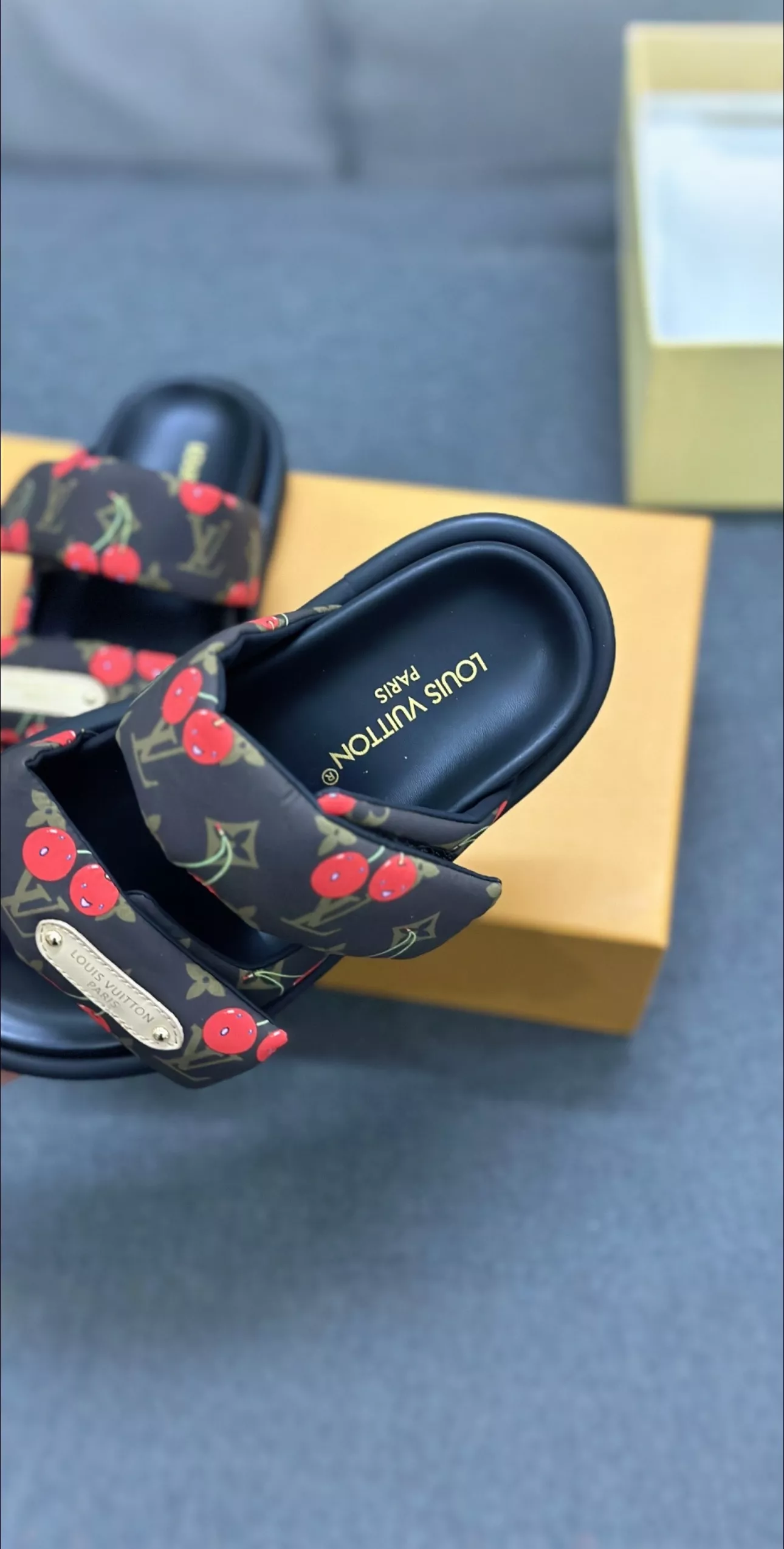 Louis Vuitton Slippers For Women Versatile 3260