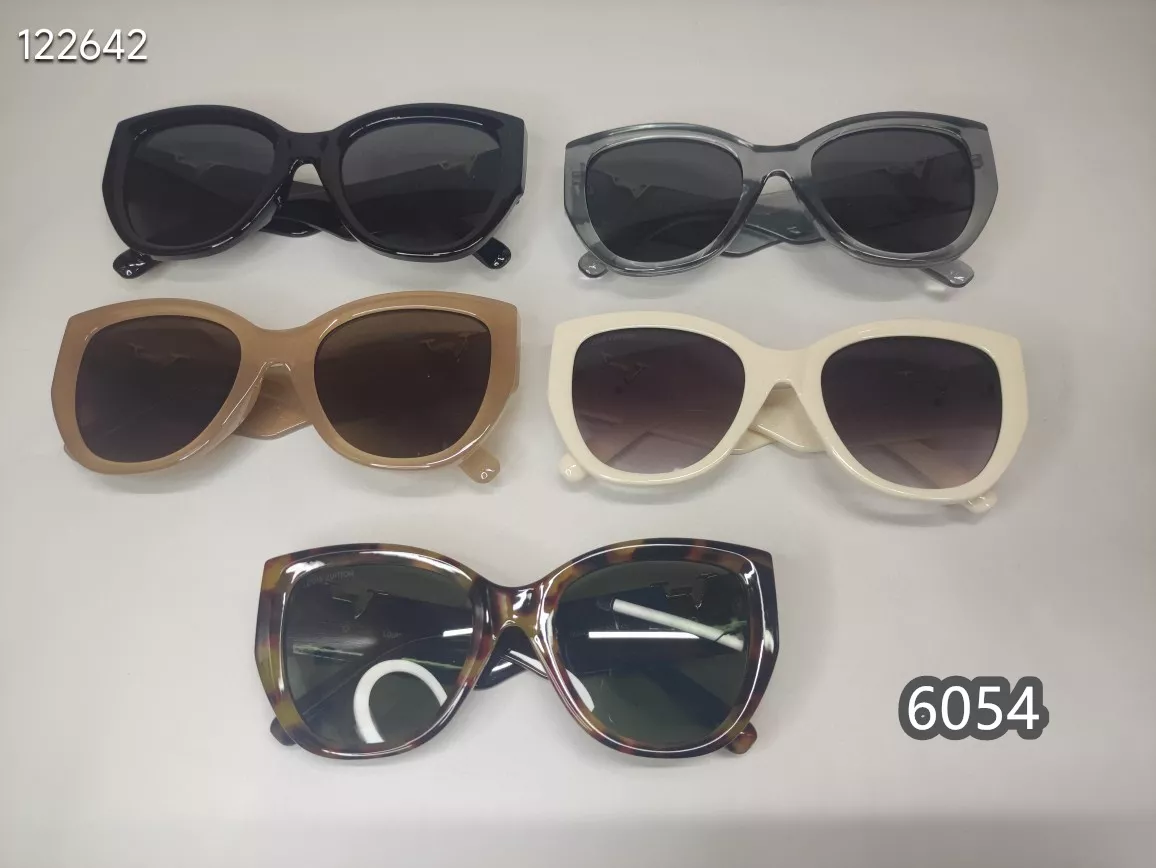 Louis Vuitton Sunglasses Bright 9773