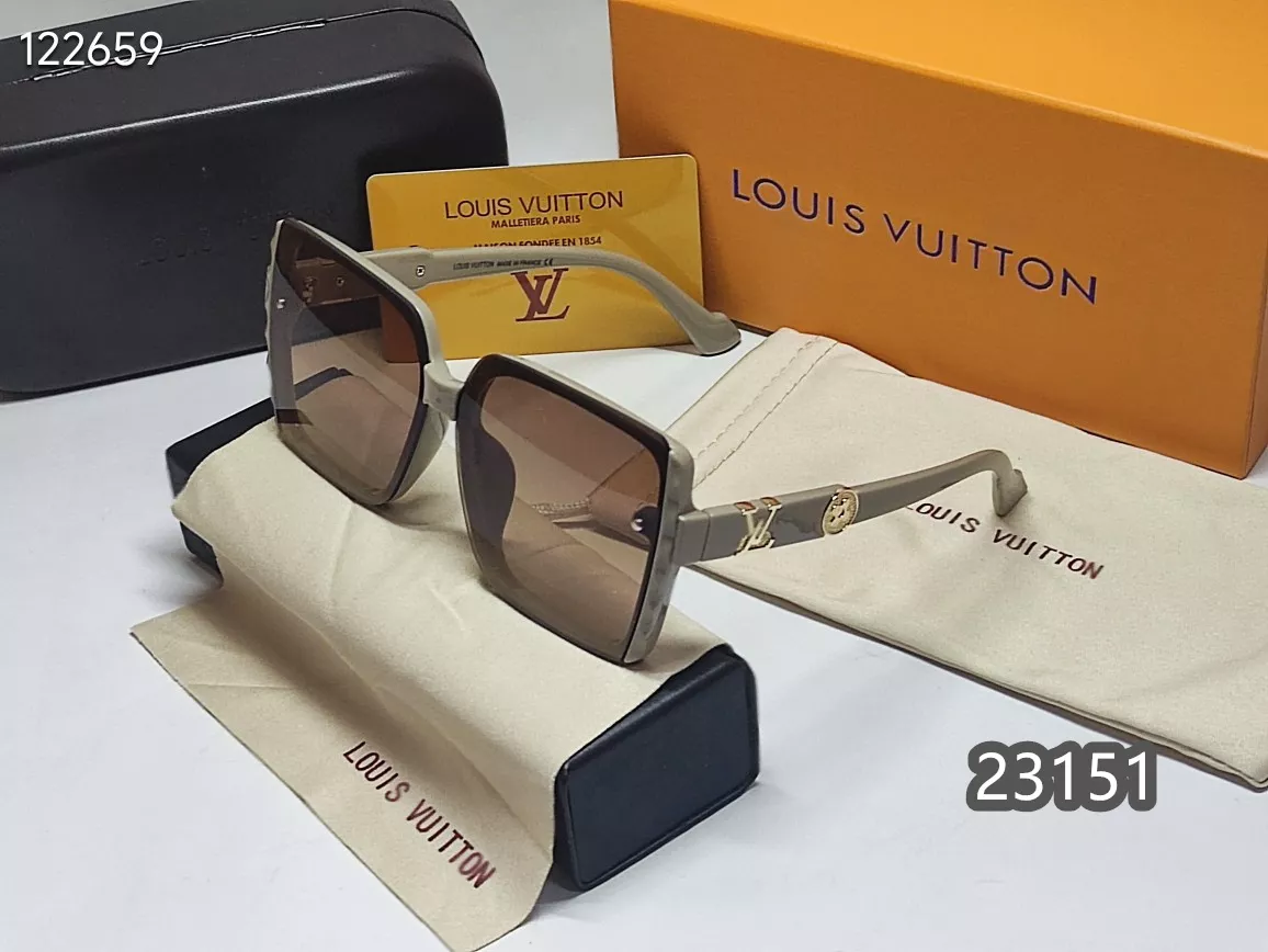 Louis Vuitton Sunglasses Elegant 8354