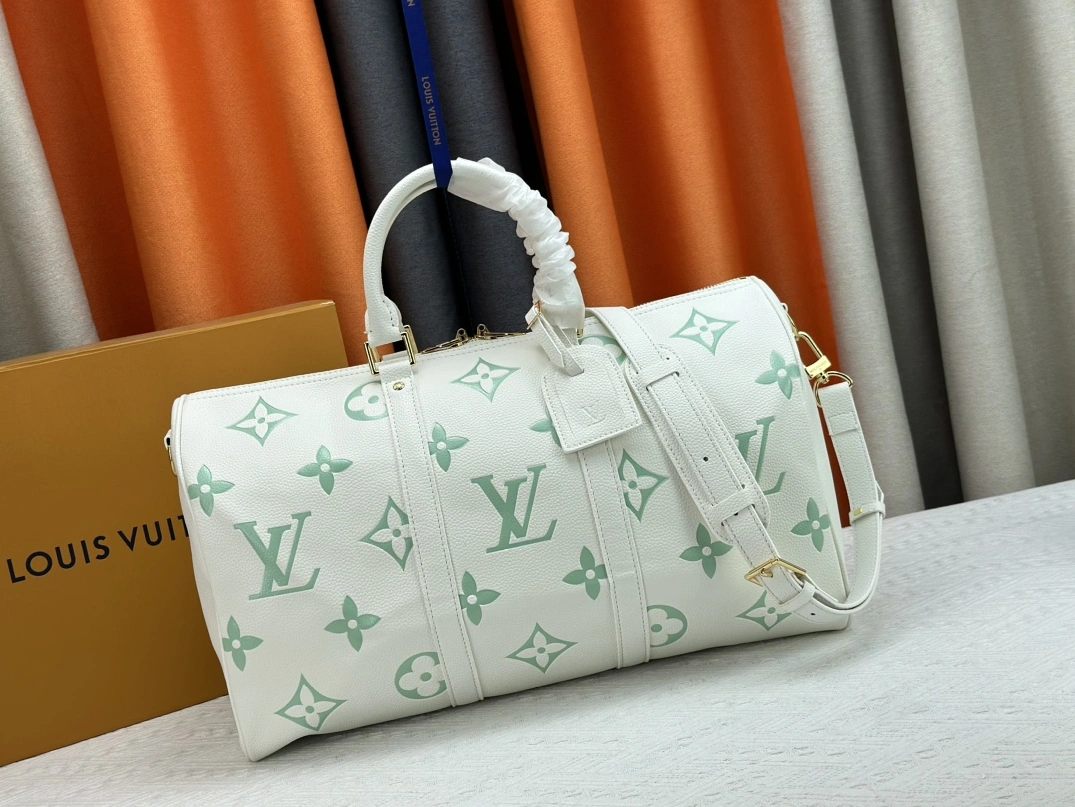 Louis Vuitton Travel Bags Bold 6006