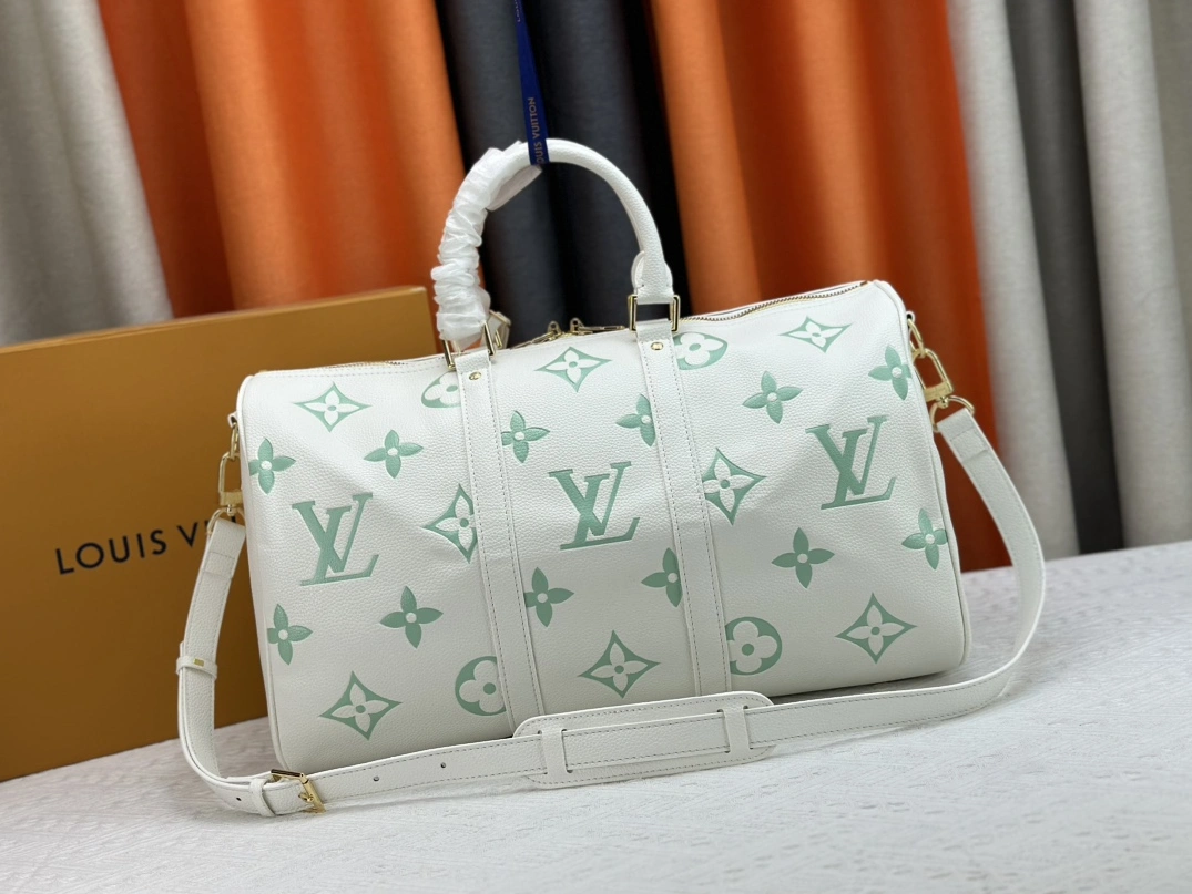 Louis Vuitton Travel Bags Bold 6006