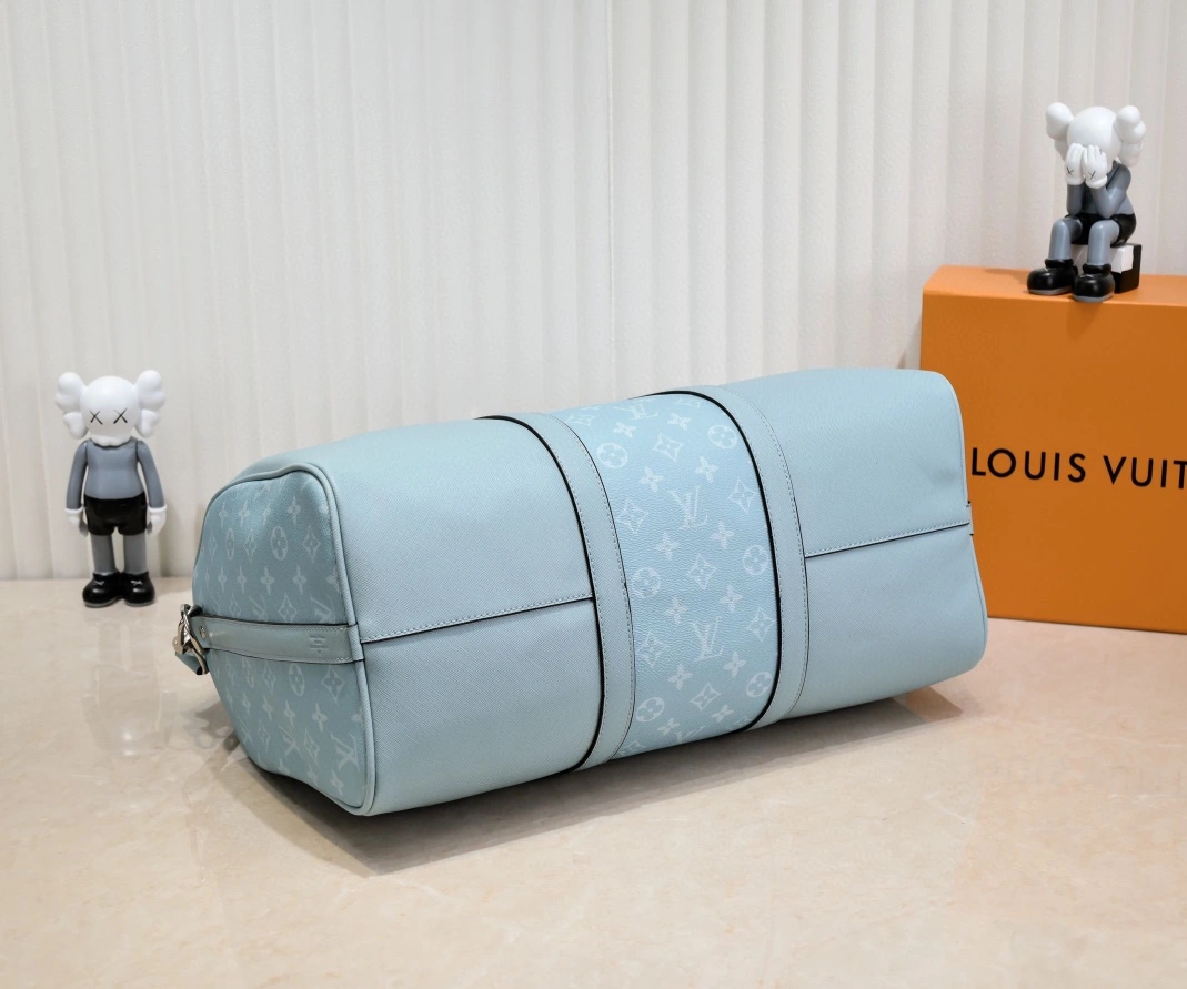 Louis Vuitton Travel Bags Classic 8104