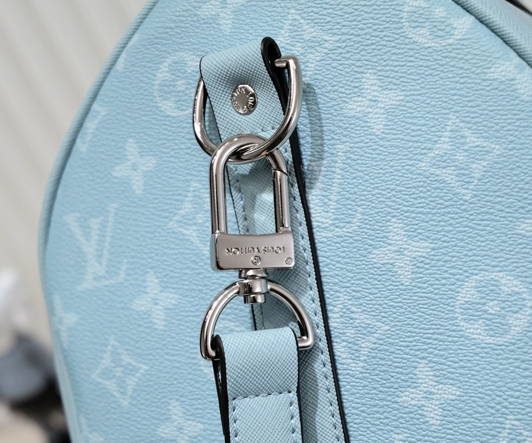 Louis Vuitton Travel Bags Classic 8104