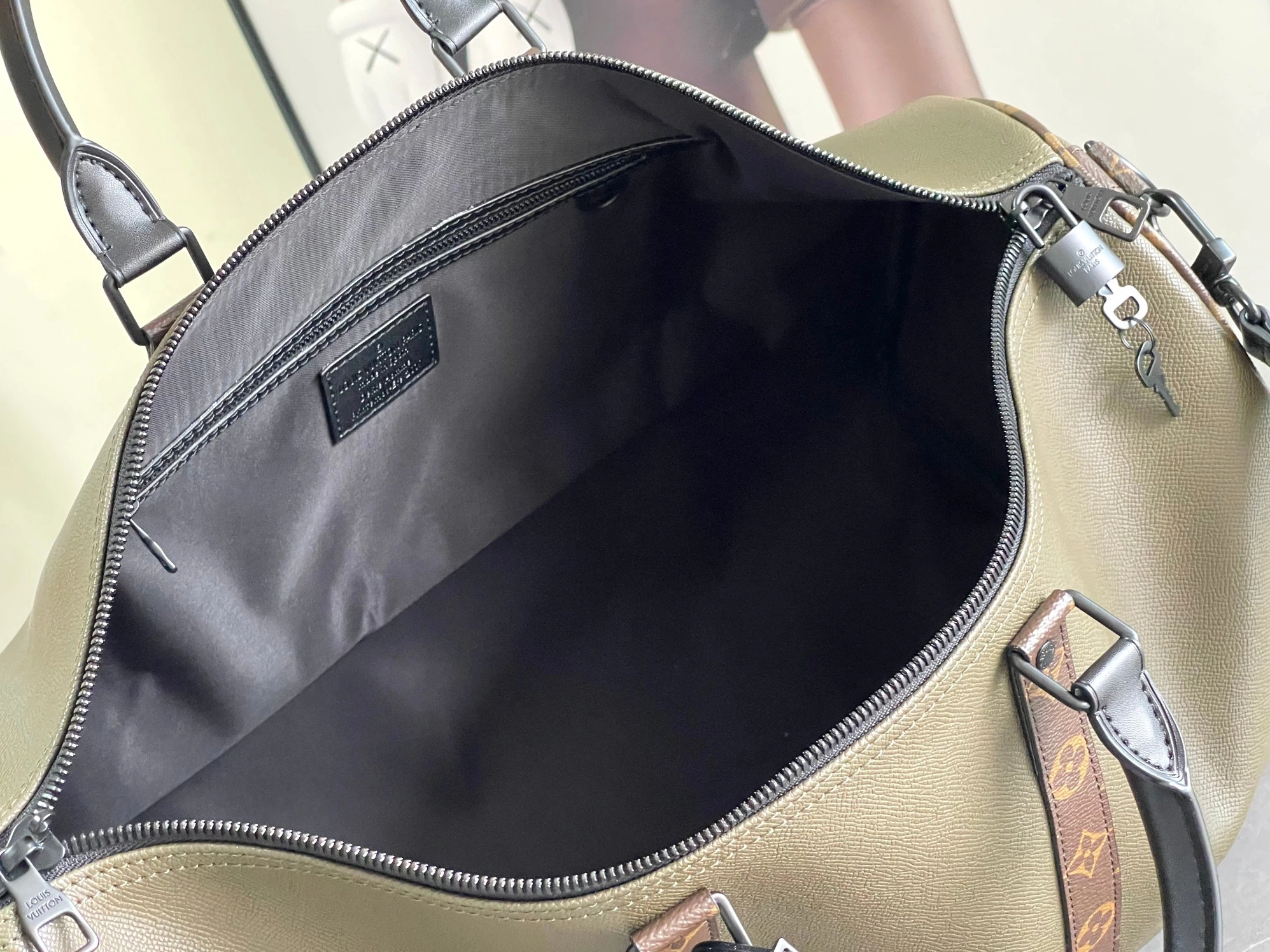 Louis Vuitton Travel Bags Comfortable 3145