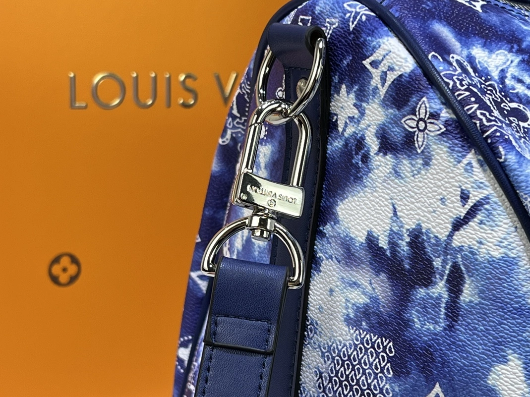 Louis Vuitton Travel Bags Comfortable 4195