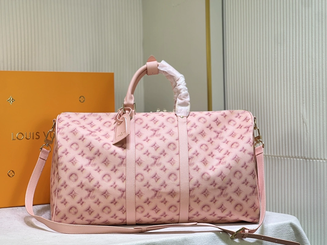 Louis Vuitton Travel Bags Cozy 4649