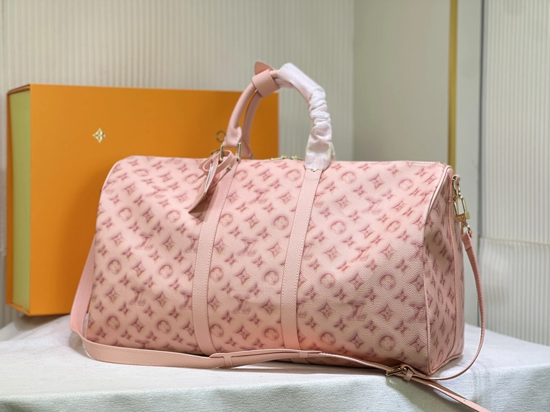 Louis Vuitton Travel Bags Cozy 4649