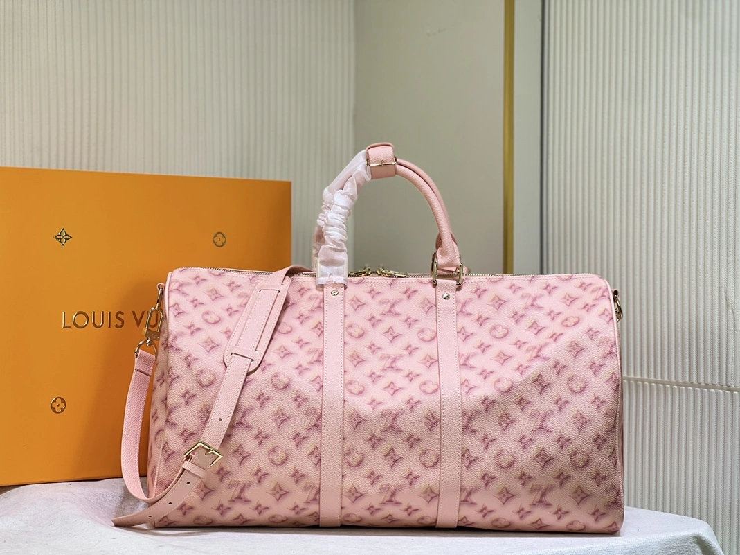 Louis Vuitton Travel Bags Cozy 4649