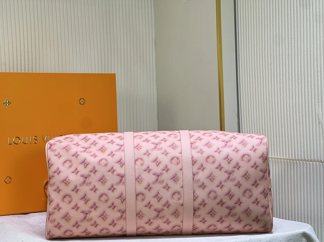 Louis Vuitton Travel Bags Cozy 4649