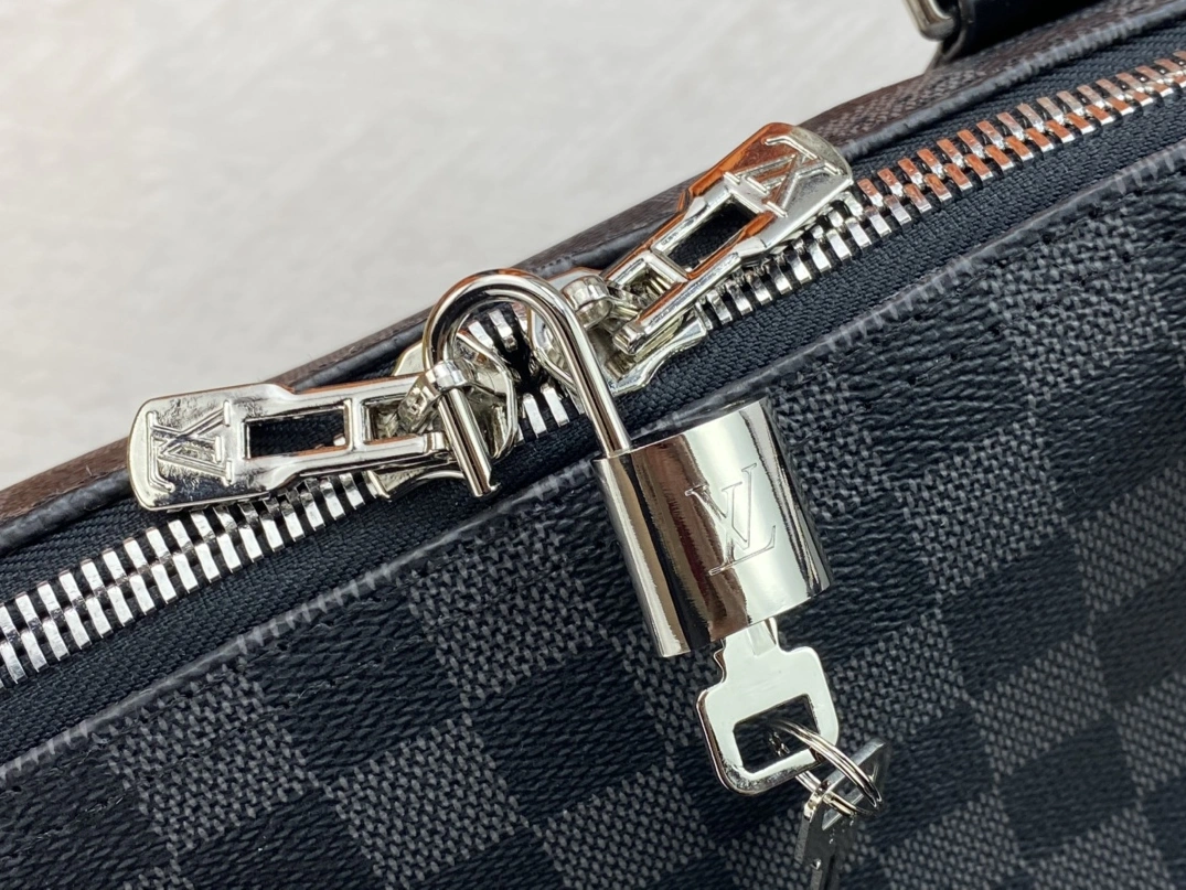 Louis Vuitton Travel Bags DailyWear 7141