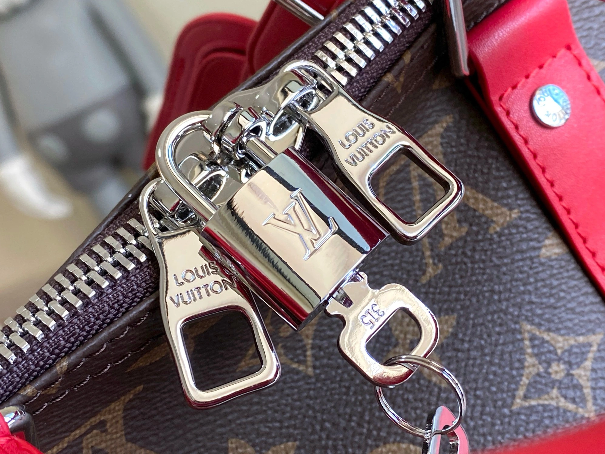 Louis Vuitton Travel Bags Durable 6362