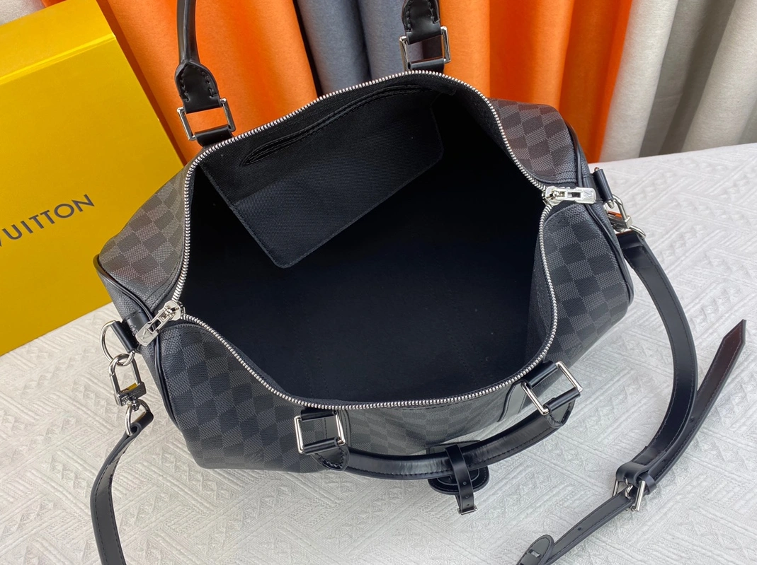 Louis Vuitton Travel Bags Flexible 540