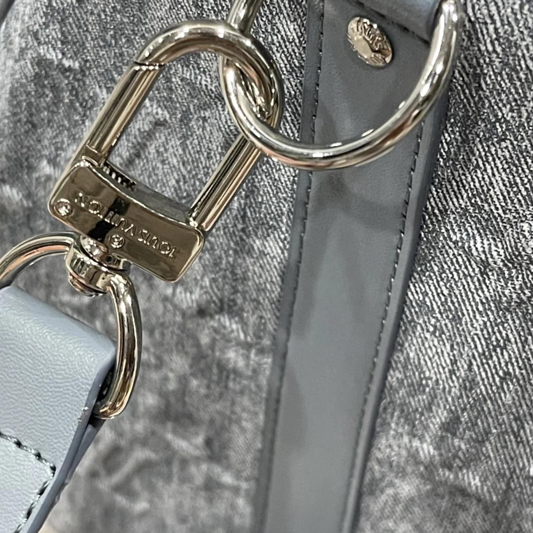 Louis Vuitton Travel Bags Flexible 7451