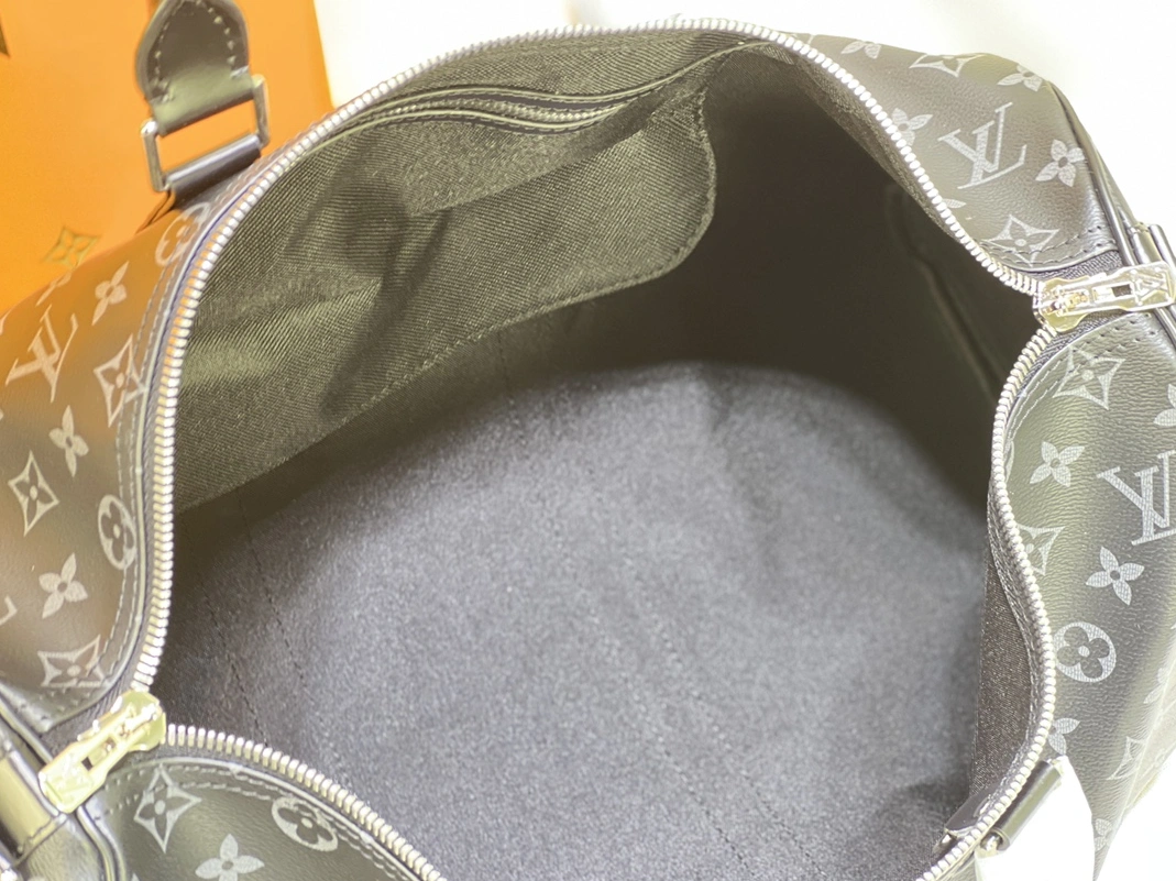 Louis Vuitton Travel Bags For Unisex Comfortable 7235